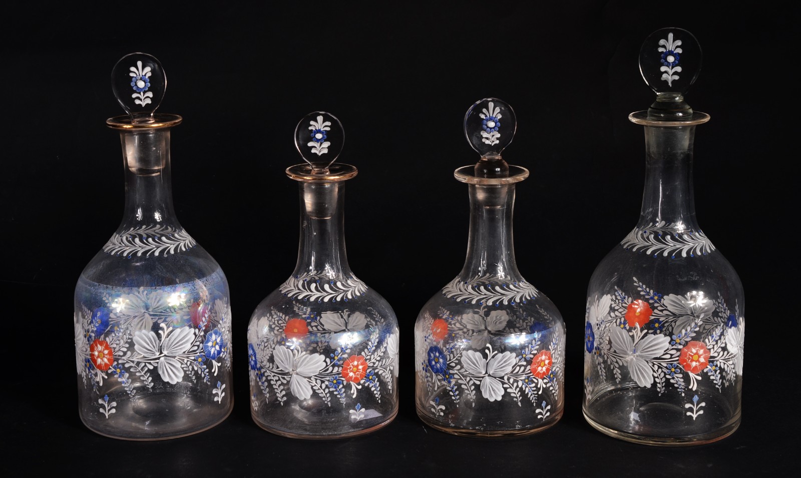 Conjunto para licor de vidro com flores esmaltadas em policromia... - foto 3 de 11