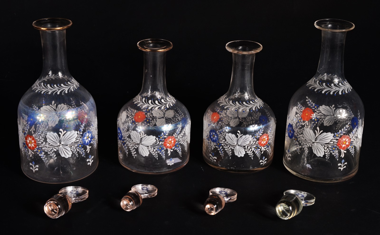 Conjunto para licor de vidro com flores esmaltadas em policromia... - foto 4 de 11