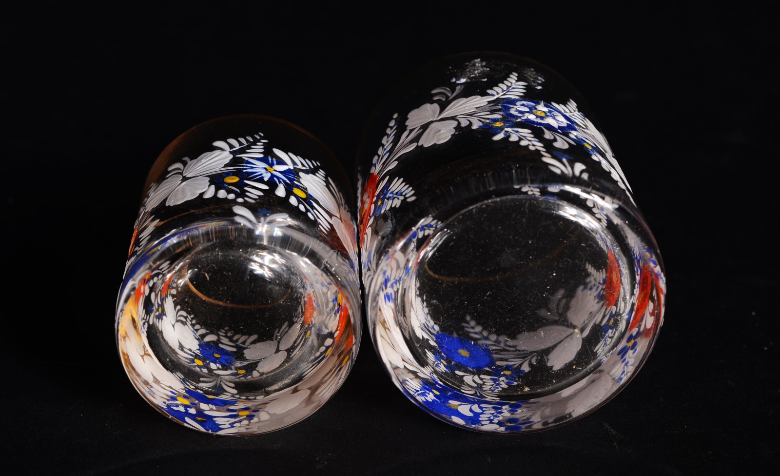 Conjunto para licor de vidro com flores esmaltadas em policromia... - foto 10 de 11