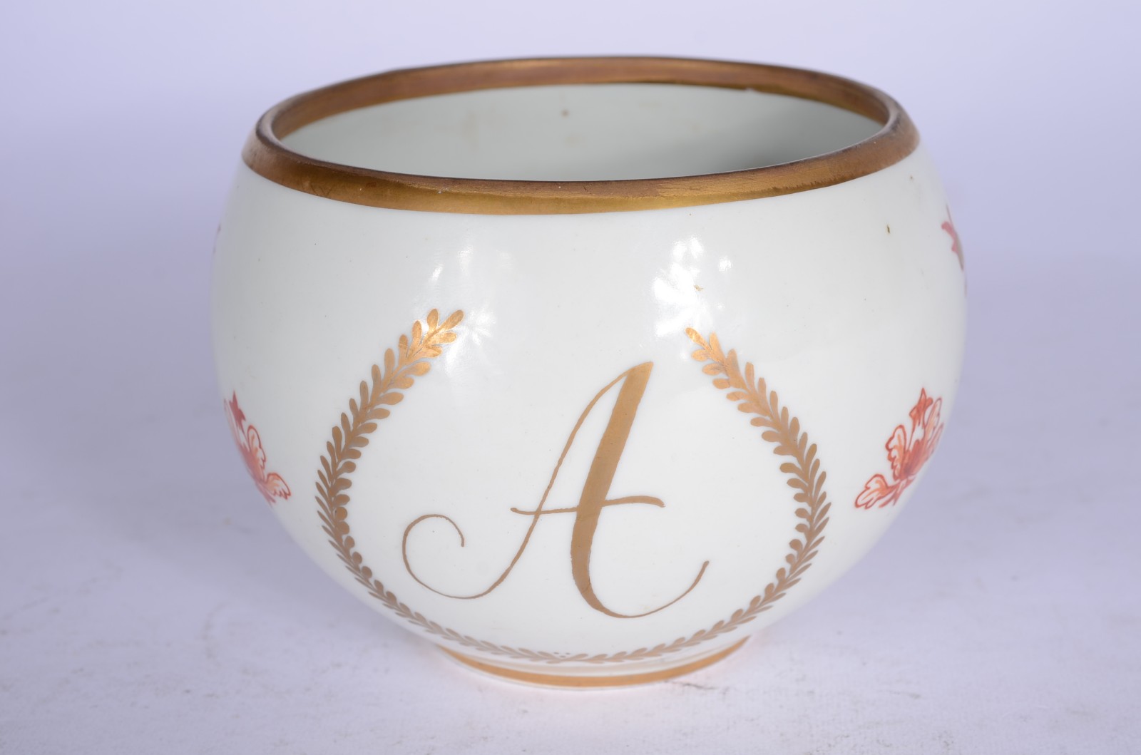 Parte de serviço de porcelana Mauá, composto de: 6 pratos rasos, 6... - foto 3 de 8