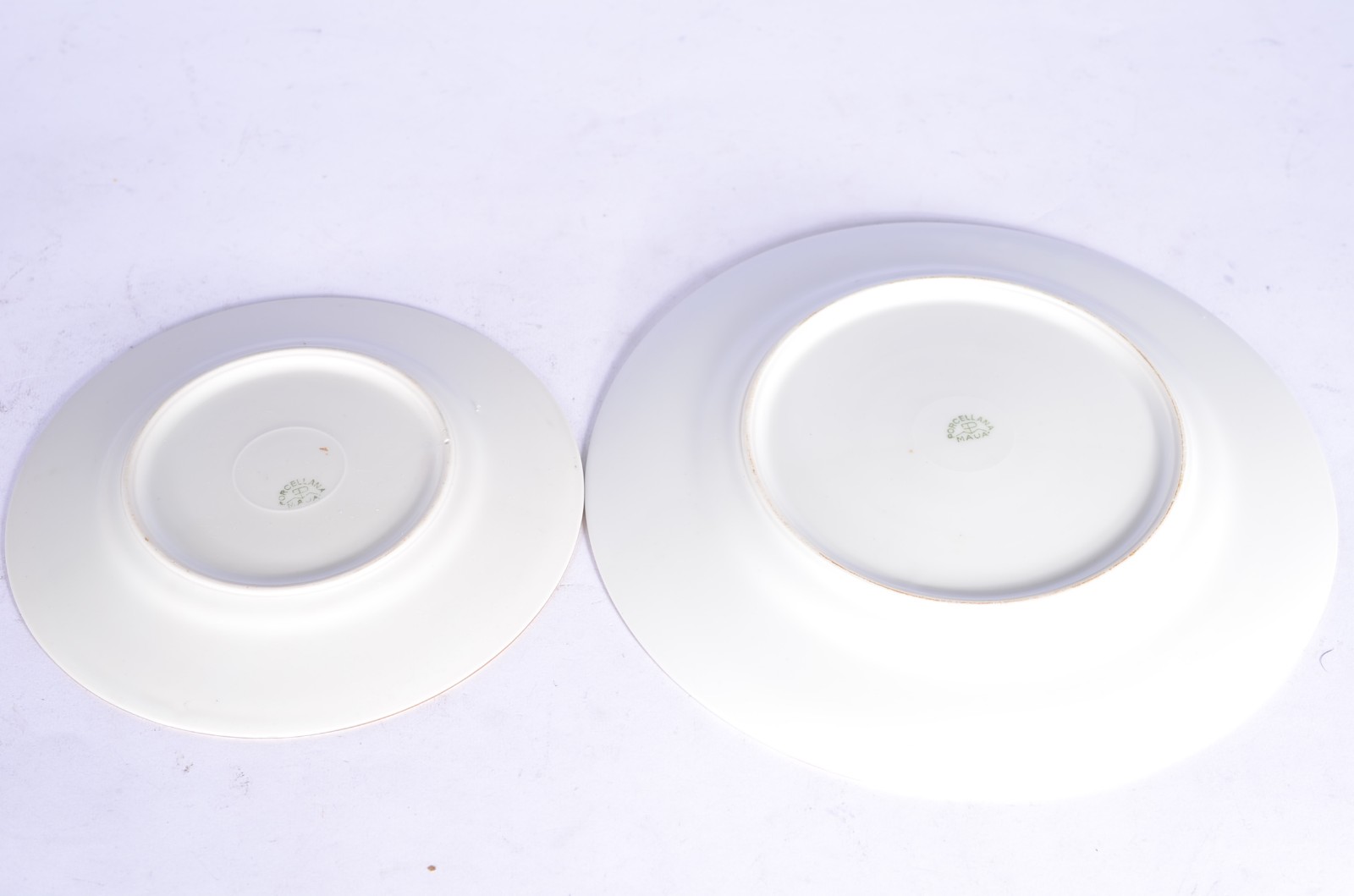 Parte de serviço de porcelana Mauá, composto de: 6 pratos rasos, 6... - foto 7 de 8