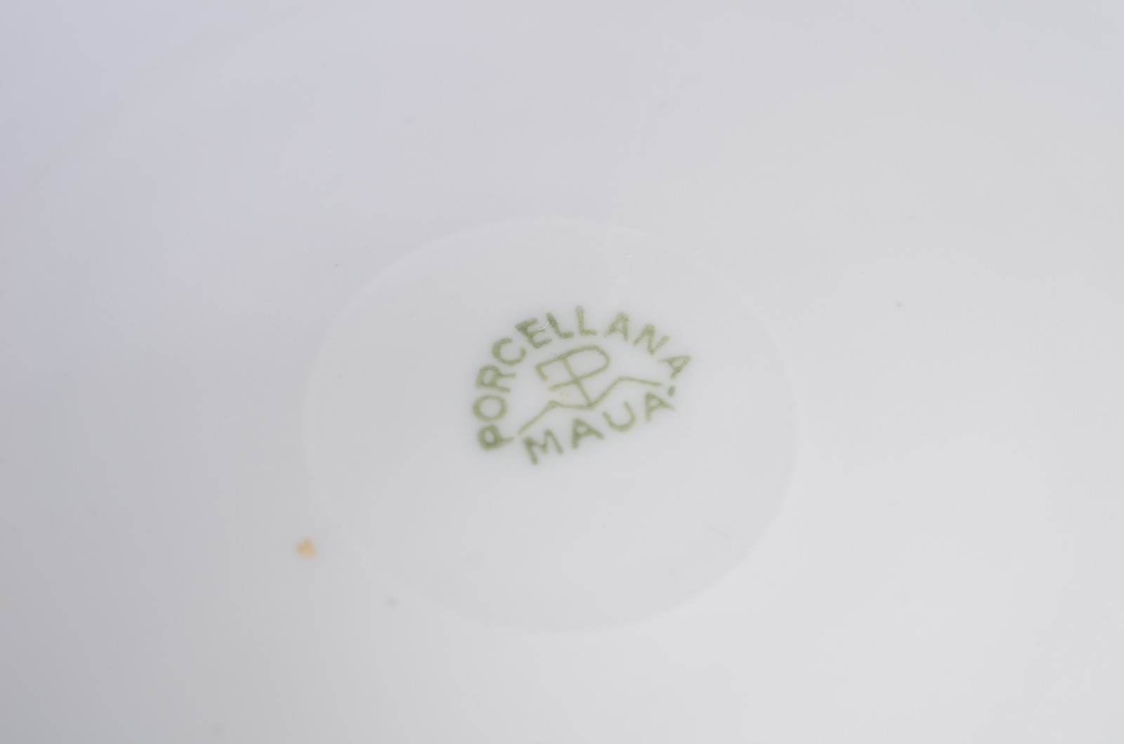Parte de serviço de porcelana Mauá, composto de: 6 pratos rasos, 6... - foto 8 de 8