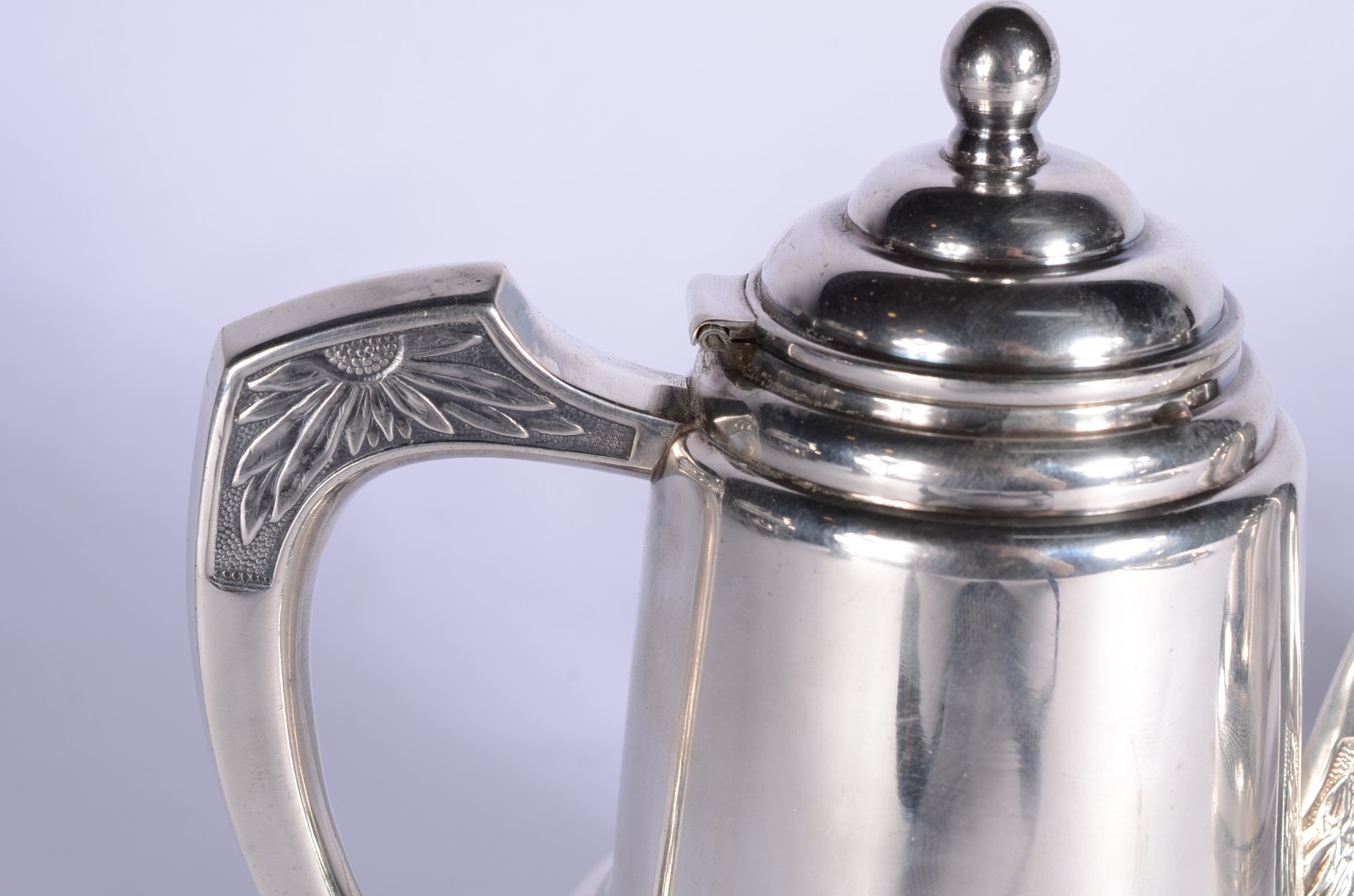 Serviço para chá e café de metal prateado, composto de 2 bules... - foto 4 de 9