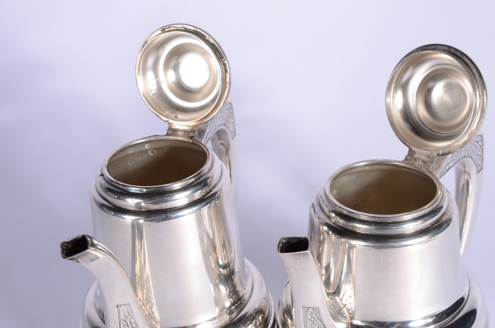 Serviço para chá e café de metal prateado, composto de 2 bules... - foto 5 de 9