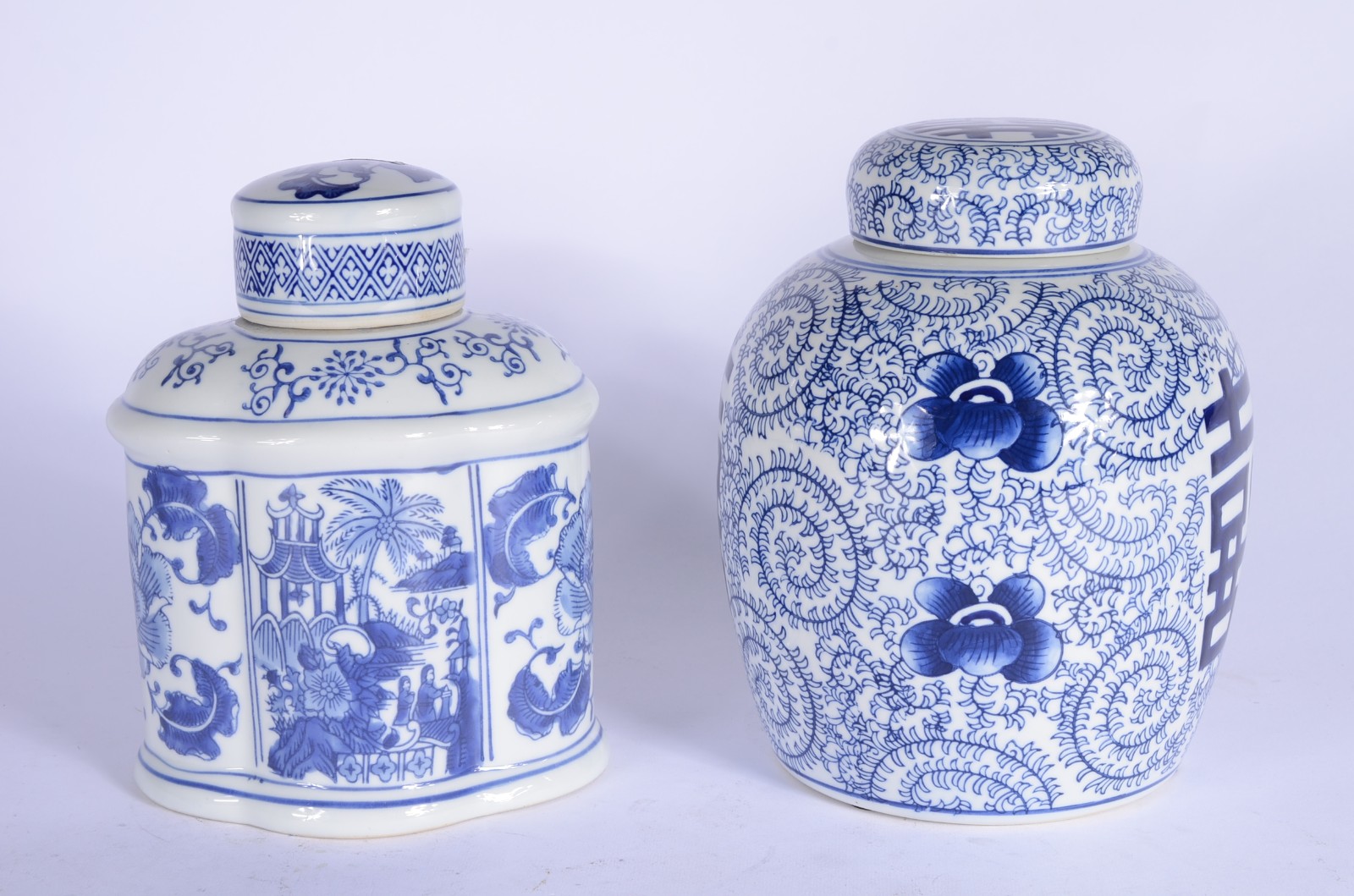 Dois potiches de porcelana decorados com motivos orientais em azul e... - foto 4 de 8