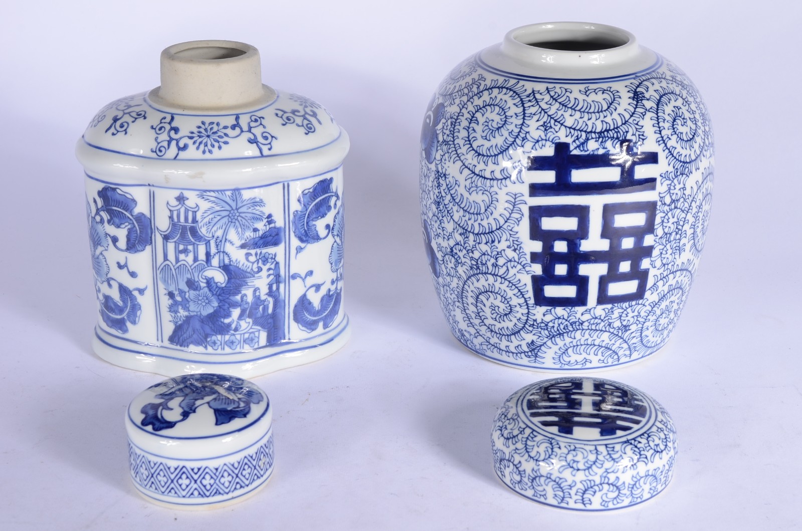 Dois potiches de porcelana decorados com motivos orientais em azul e... - foto 7 de 8
