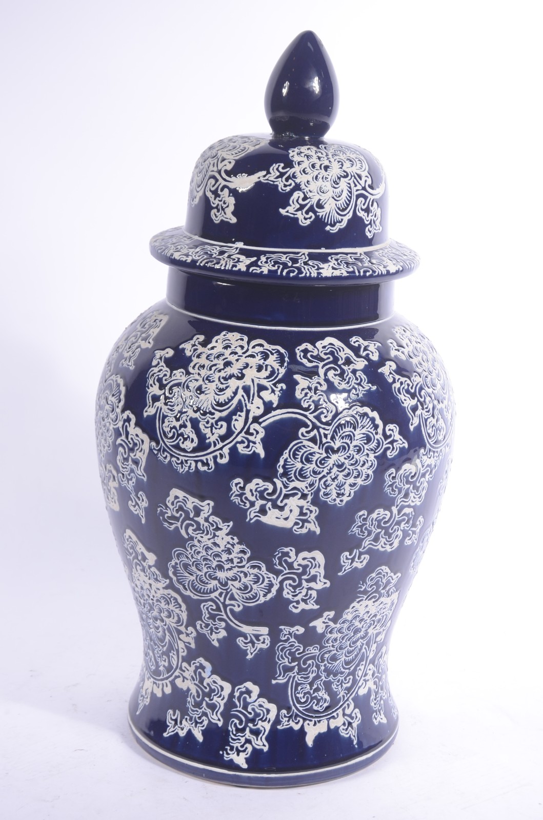 Potiche decorativo de porcelana azul e branca. - foto 1 de 8