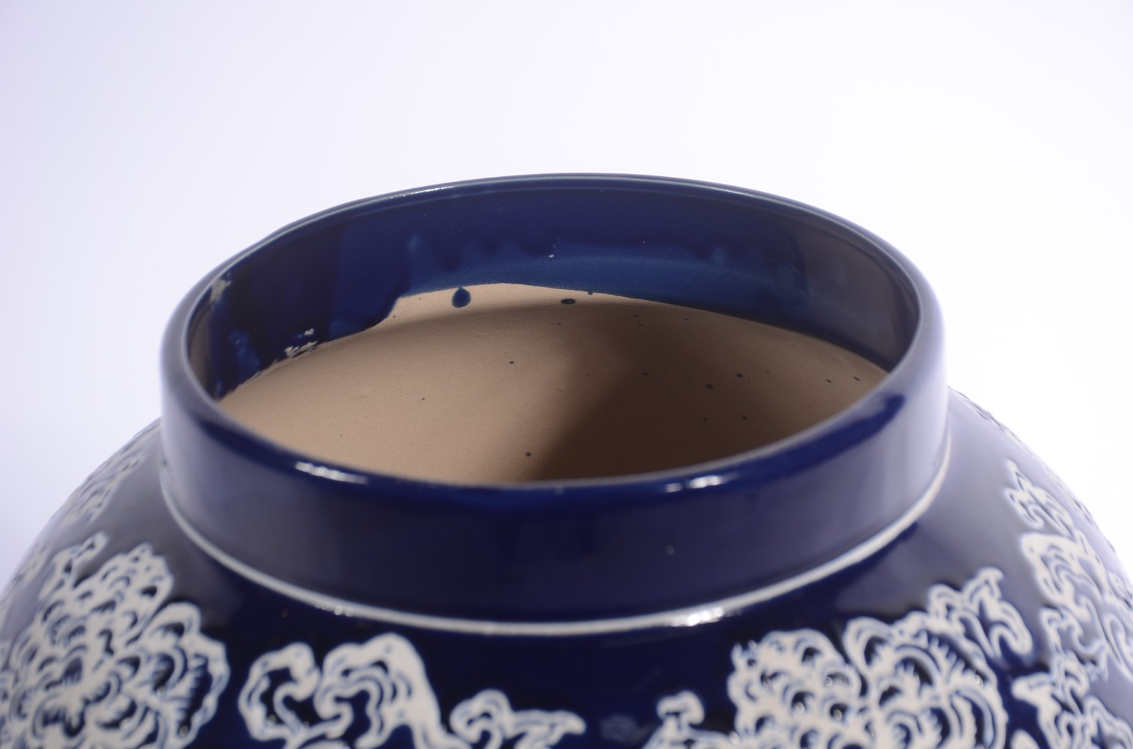 Potiche decorativo de porcelana azul e branca. - foto 6 de 8