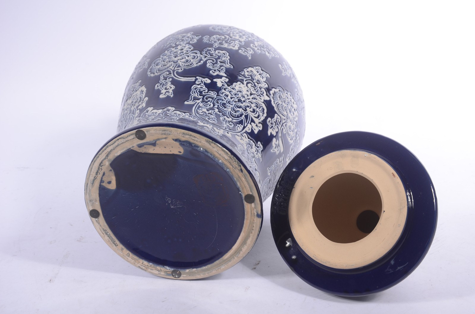 Potiche decorativo de porcelana azul e branca. - foto 7 de 8