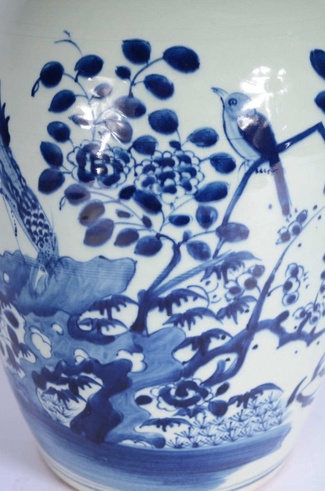 Duas peças de porcelana oriental decoradas em azul e branco, sendo... - foto 6 de 10
