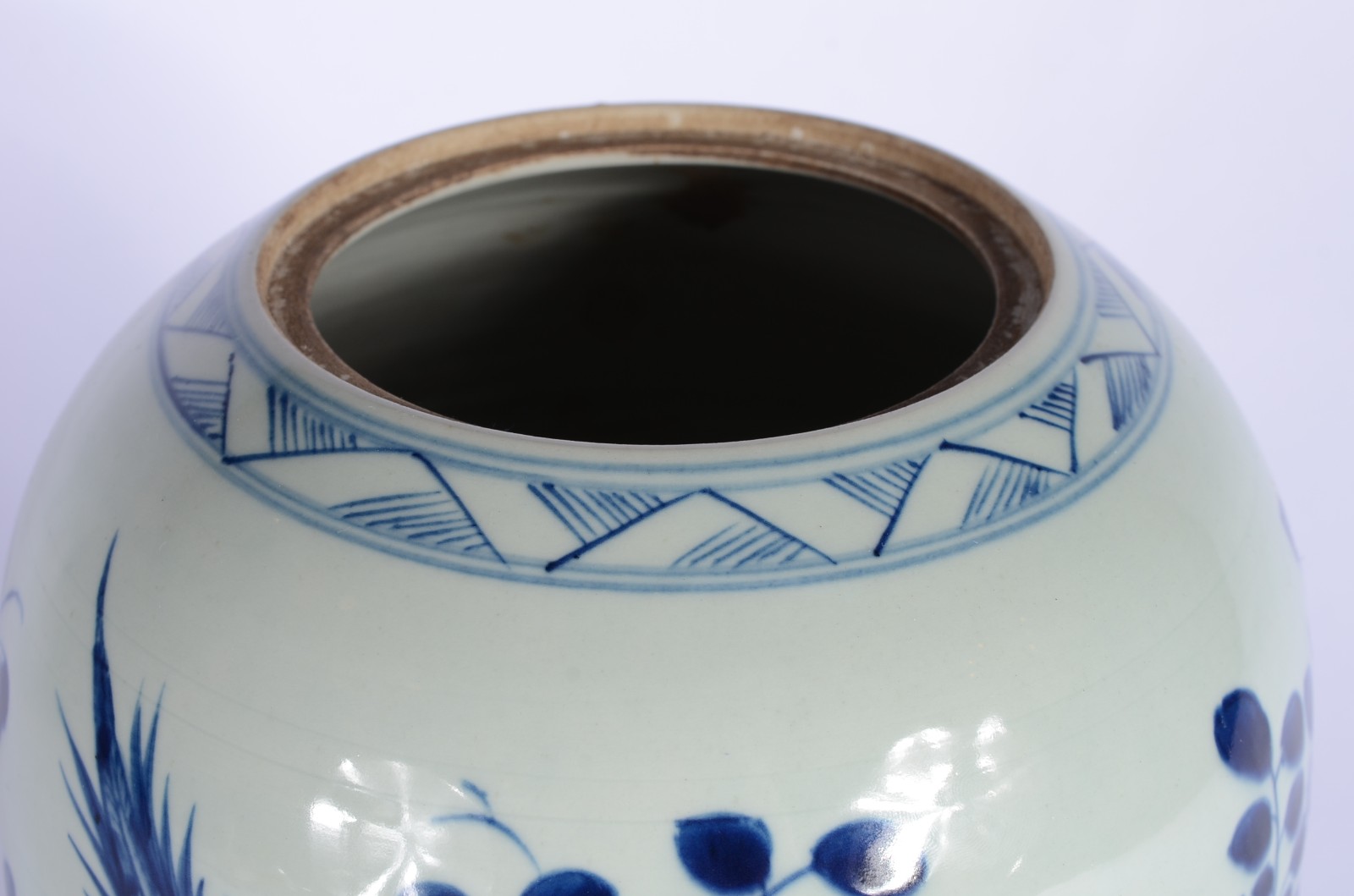 Duas peças de porcelana oriental decoradas em azul e branco, sendo... - foto 9 de 10