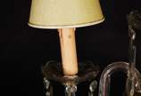 Abatjour de cristal na forma de candelabro para... - Abatjour de cristal na forma de candelabro para 3 luzes, pingentes lapidados.