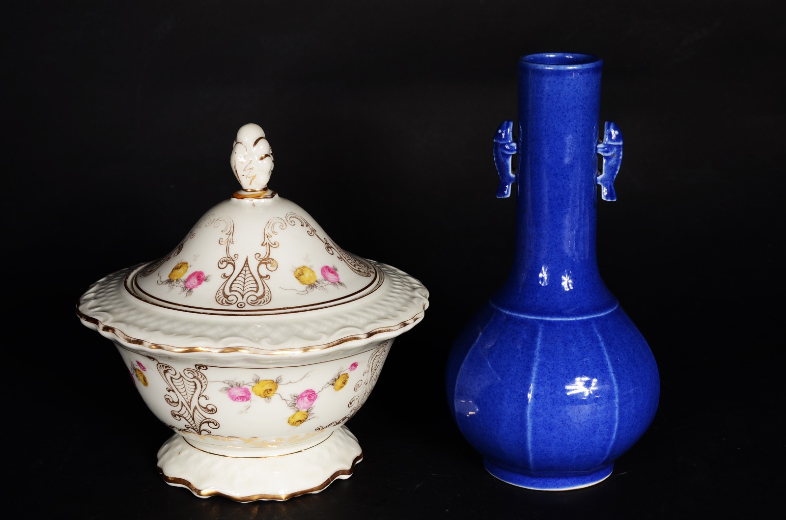 Cinco peças diversas, sendo: bomboniere de porcelana Bavaria... - foto 5 de 11