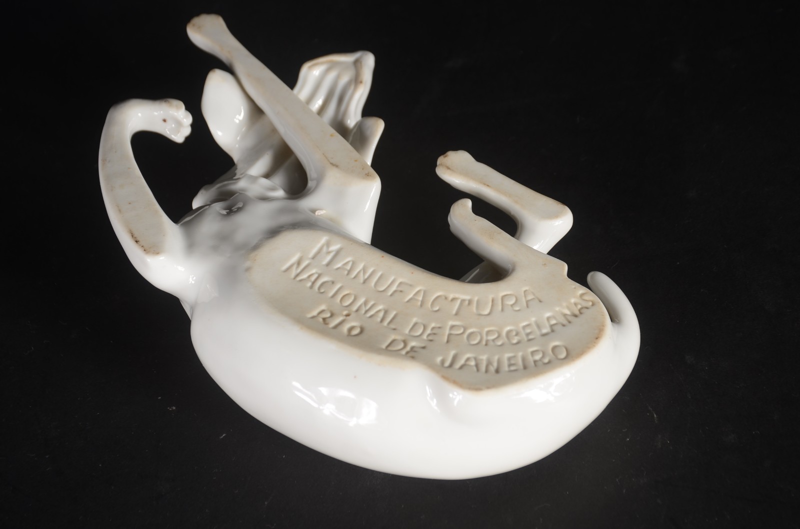 Diversas peças, sendo: Cobra em taxidermia, escultura de porcelana... - foto 8 de 11
