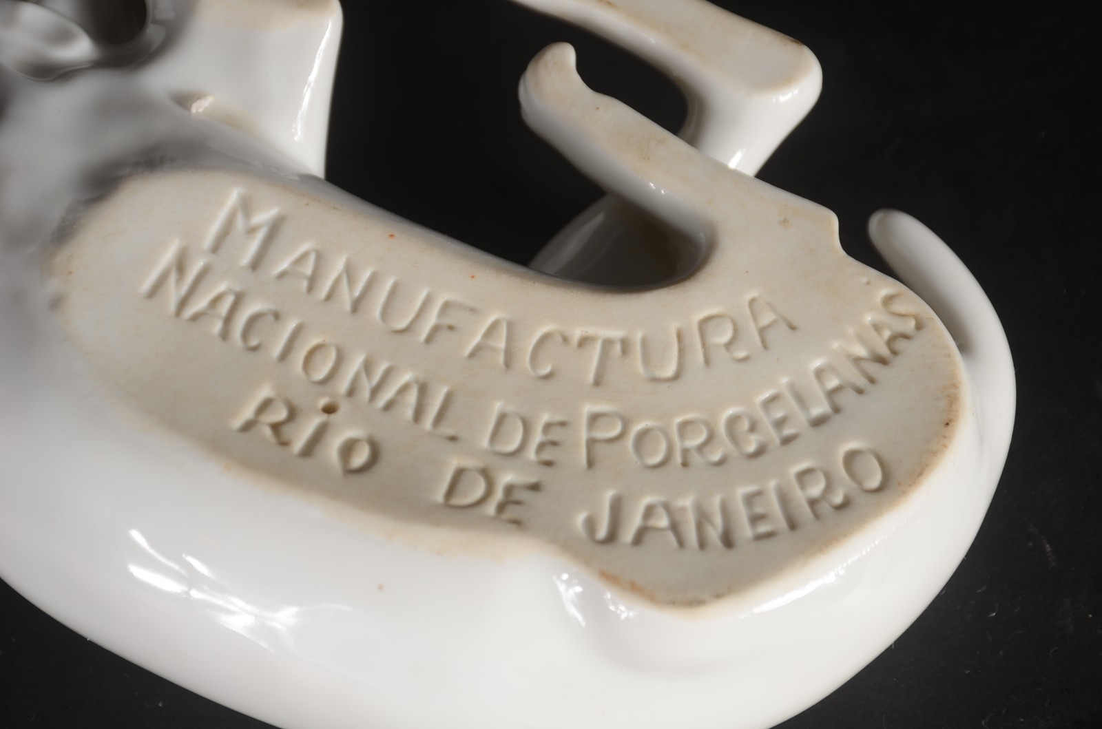 Diversas peças, sendo: Cobra em taxidermia, escultura de porcelana... - foto 9 de 11