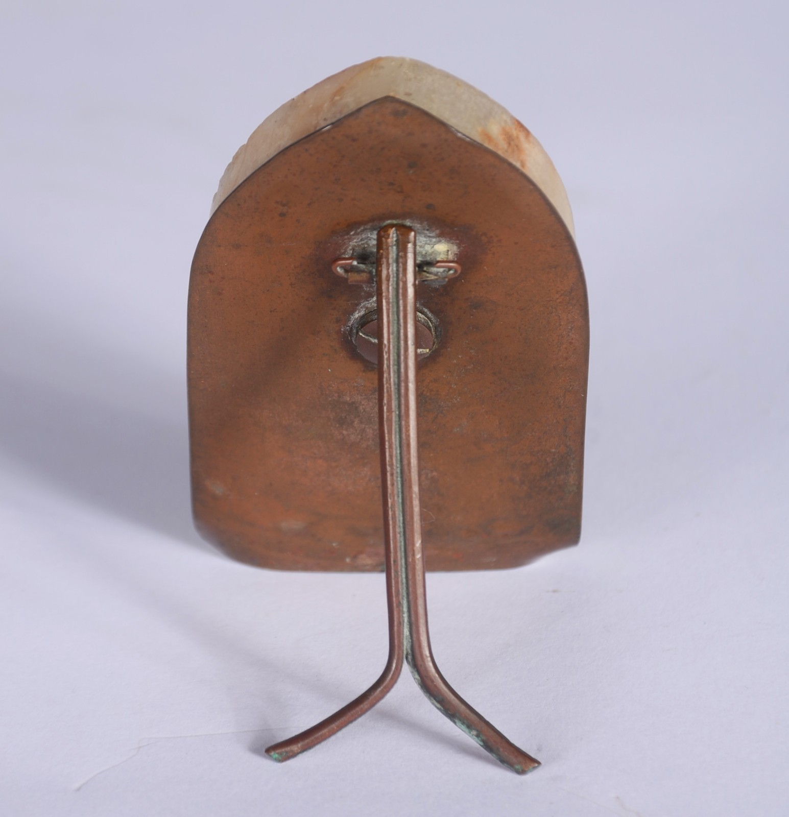 Quatro peças sacras diversas, sendo: crucifixo de bronze com figura... - foto 6 de 11