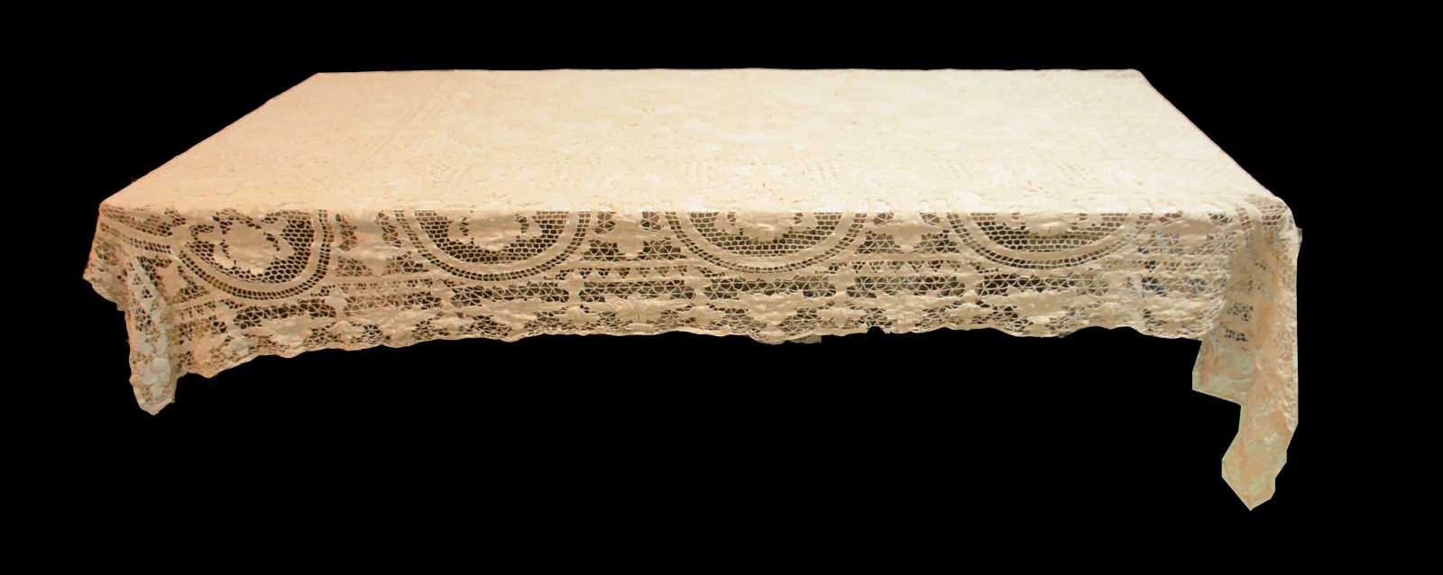 Toalha de mesa de renda. - foto 2 de 5