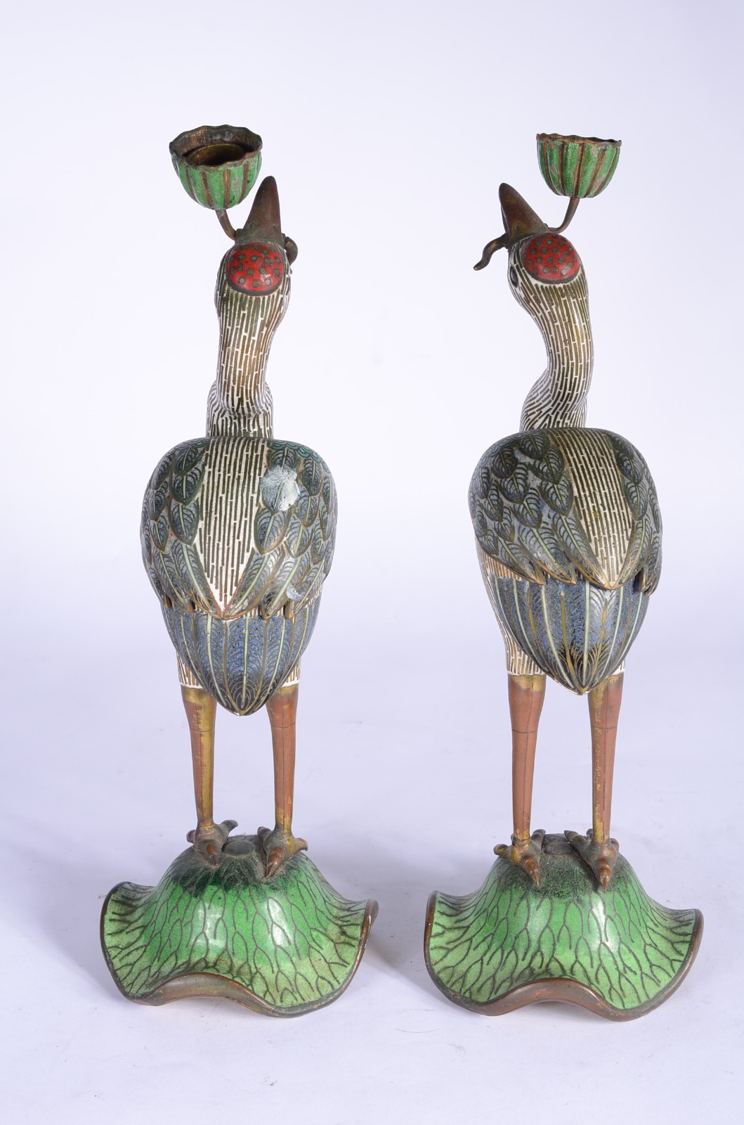 Par de castiçais na forma de aves de cloisonné chines policromado... - foto 3 de 6