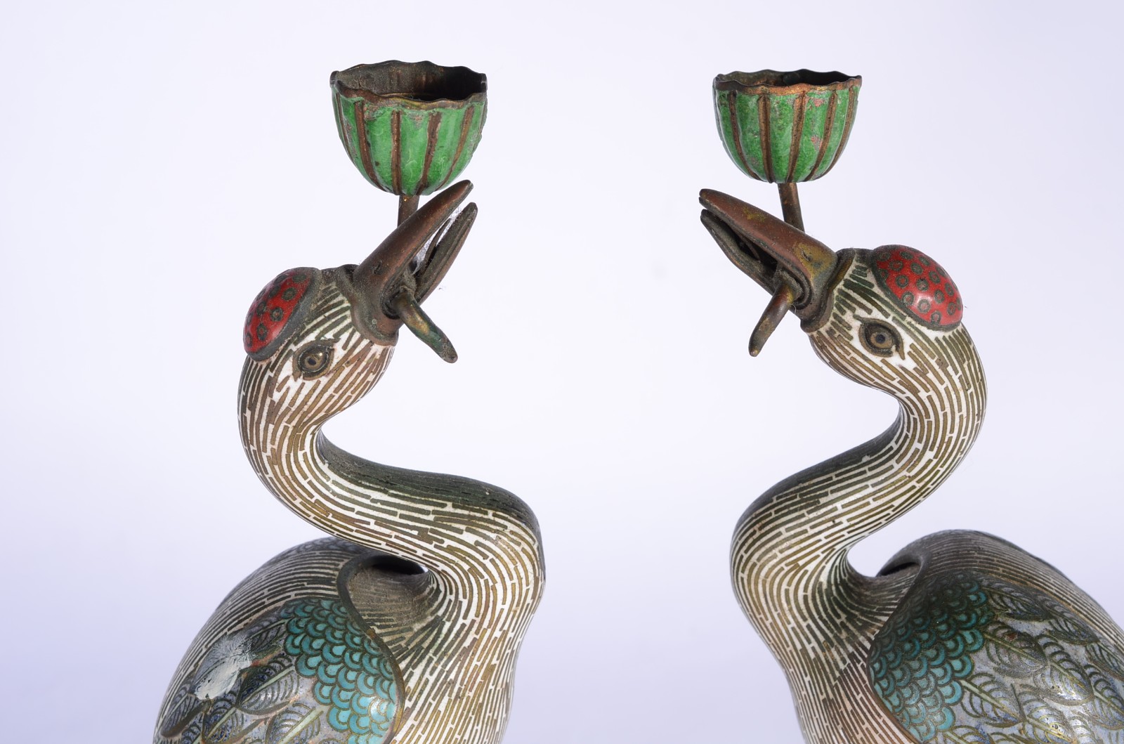 Par de castiçais na forma de aves de cloisonné chines policromado... - foto 5 de 6