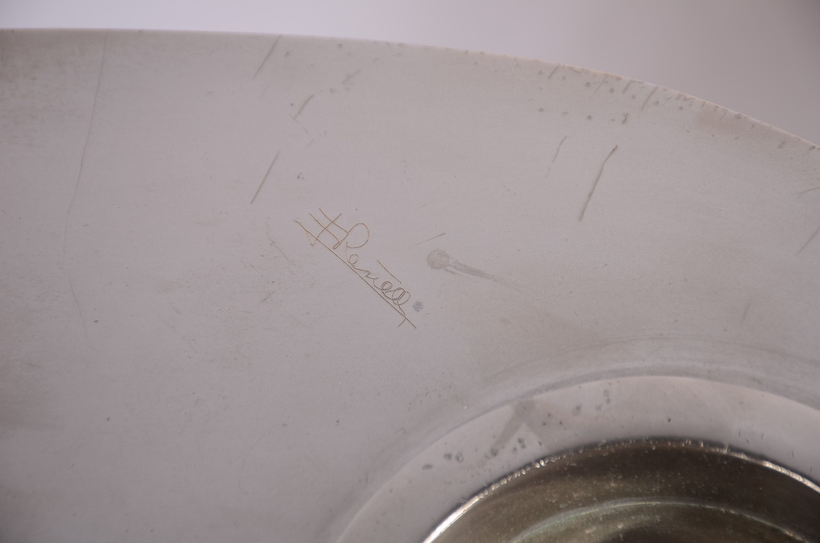 Par de mochos em madeira industrializada, revestidos em vinil e... - foto 8 de 10