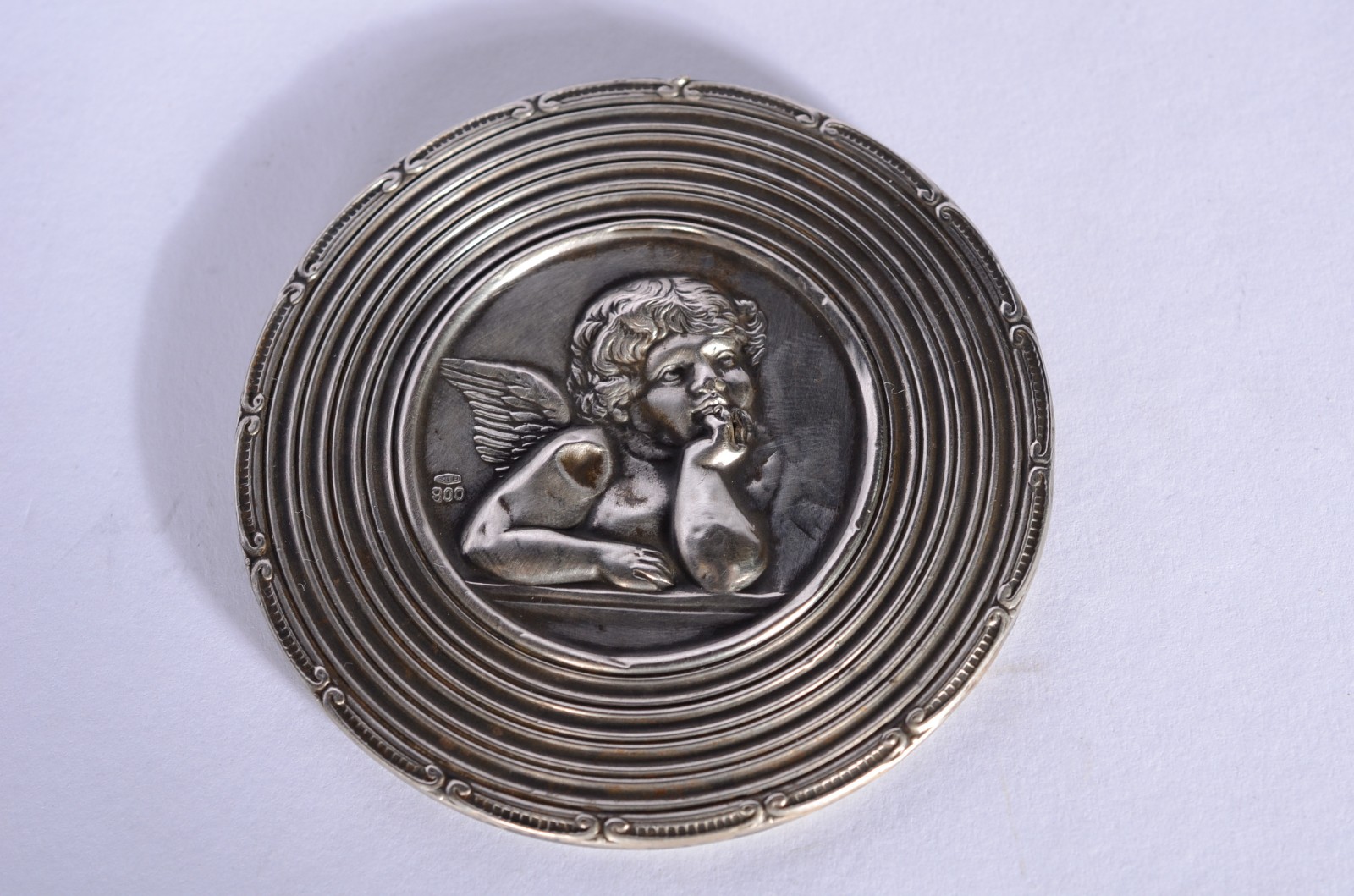 Diversas peças de prata, sendo: medalha com figura de anjo... - foto 5 de 10