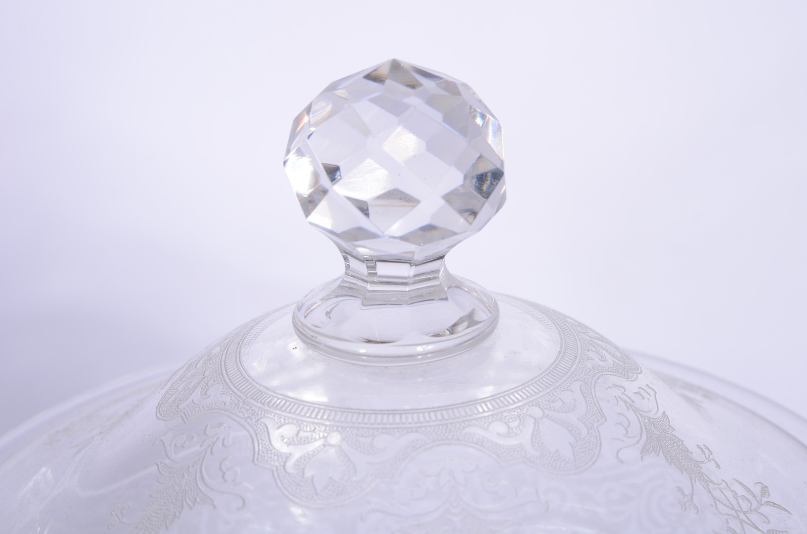 Compoteira com presentoir de cristal frances com guirlandas lavradas... - foto 3 de 8