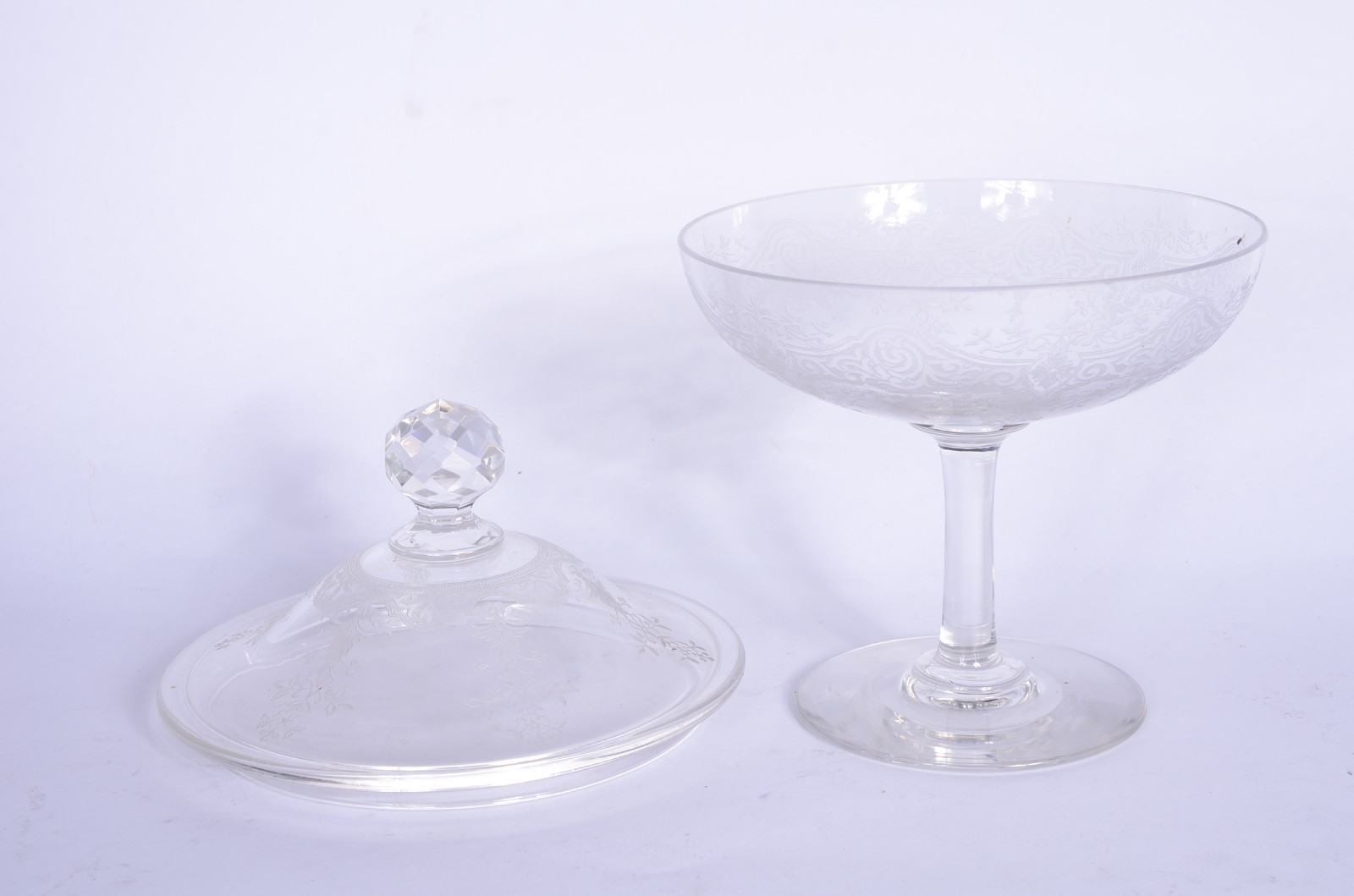 Compoteira com presentoir de cristal frances com guirlandas lavradas... - foto 6 de 8