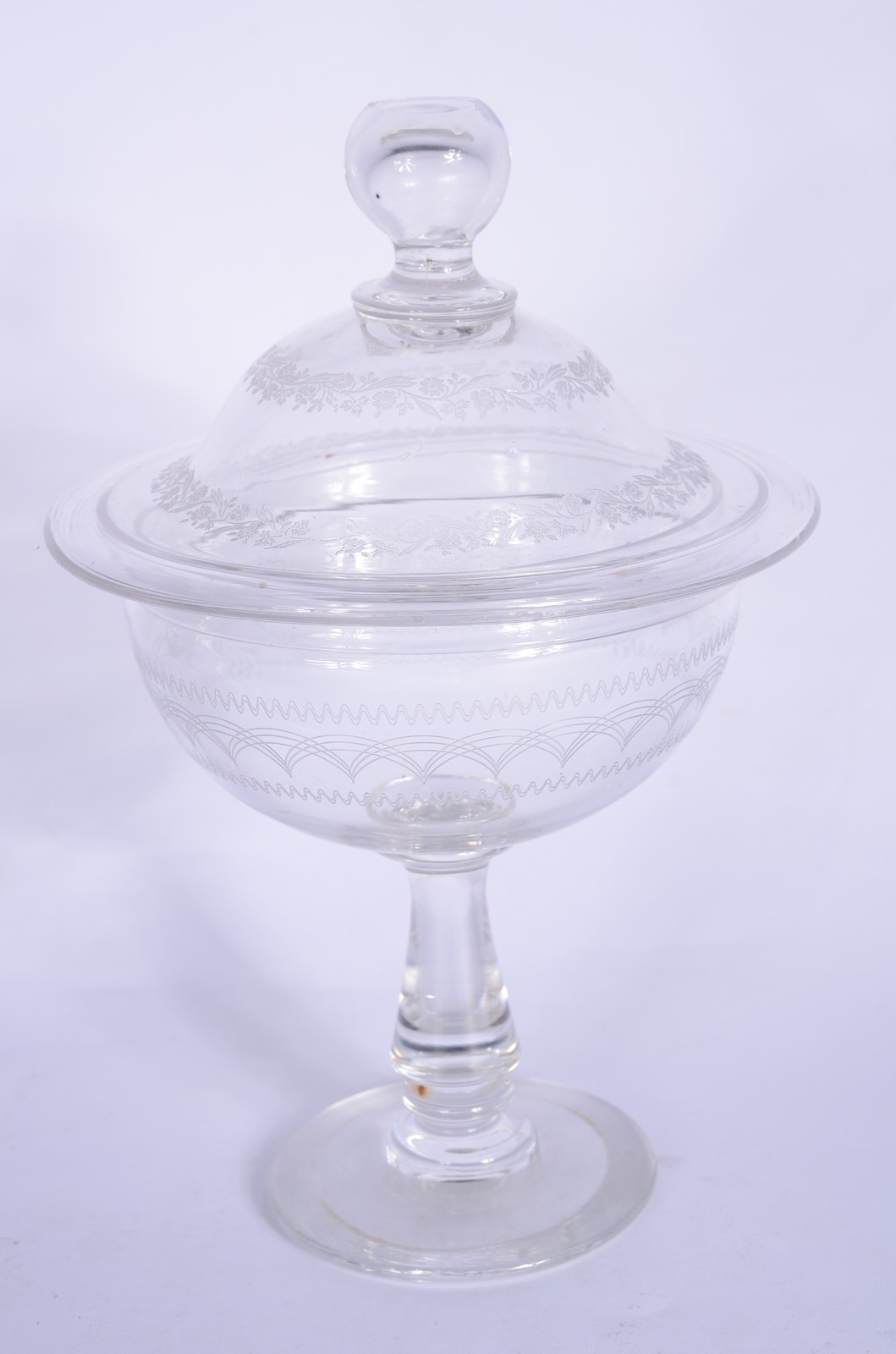 Quatro compoteiras de vidro/cristal diversos modelos. A maior com... - foto 4 de 11