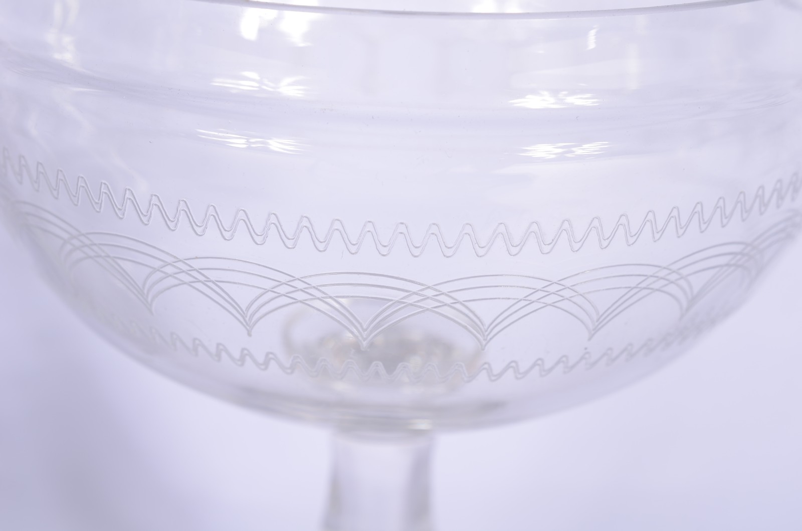Quatro compoteiras de vidro/cristal diversos modelos. A maior com... - foto 6 de 11