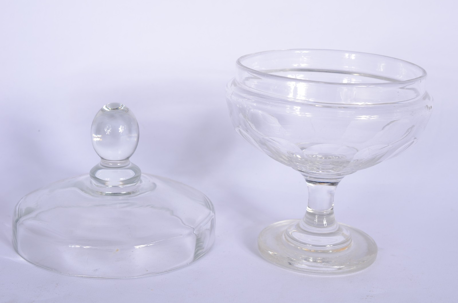 Quatro compoteiras de vidro/cristal diversos modelos. A maior com... - foto 8 de 11