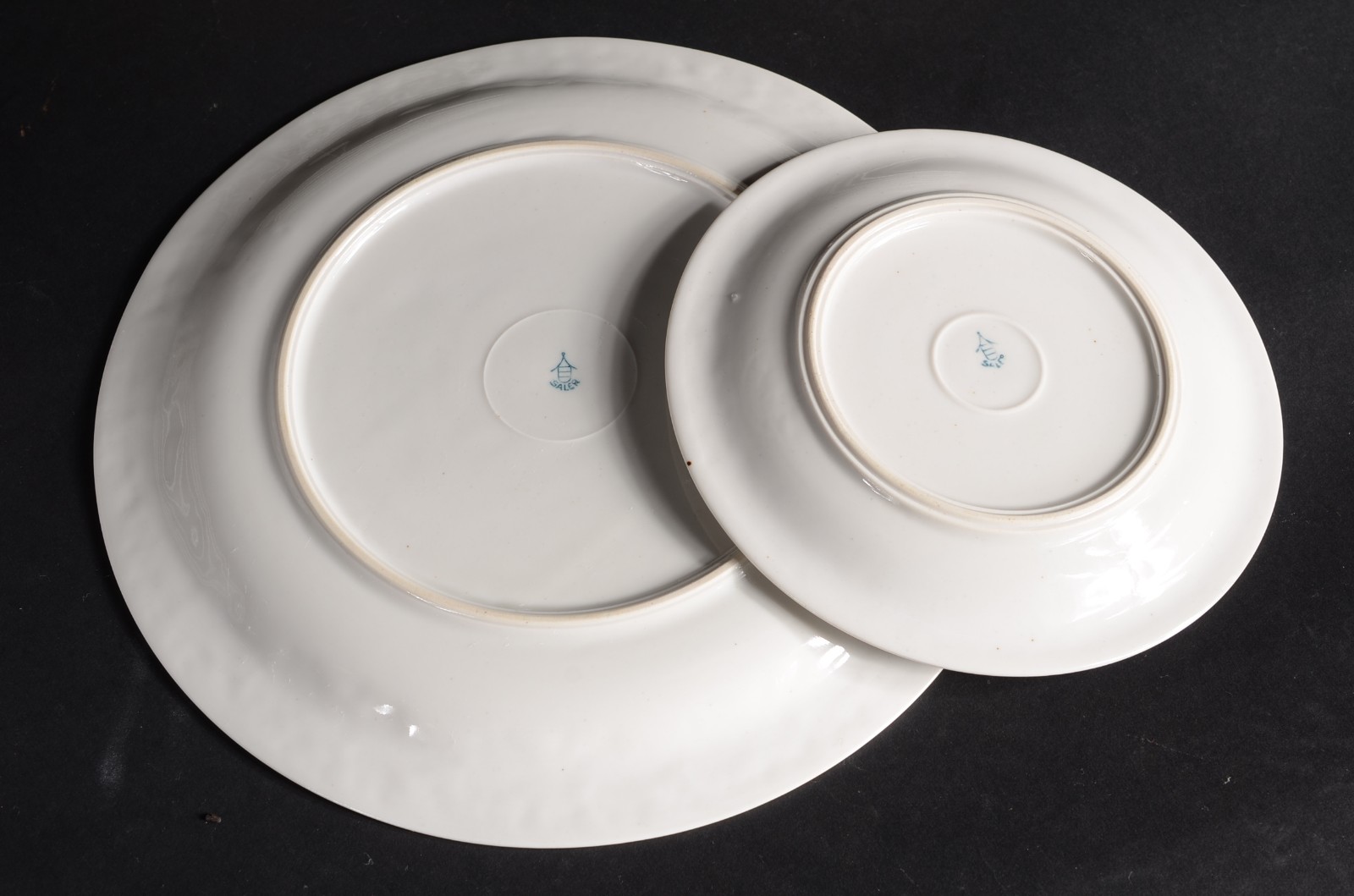 Aparelho de jantar de porcelana Saler branca, borda decorada com uvas... - foto 5 de 6