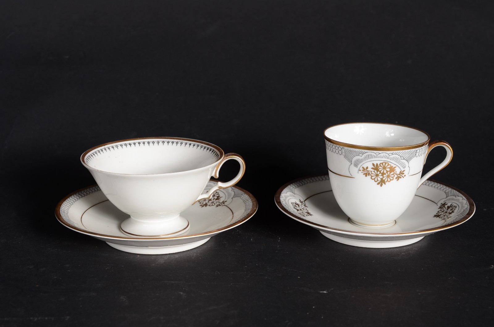 Conjunto com 9 xícaras de café com pires de porcelana alemã Edelstein... - foto 2 de 8