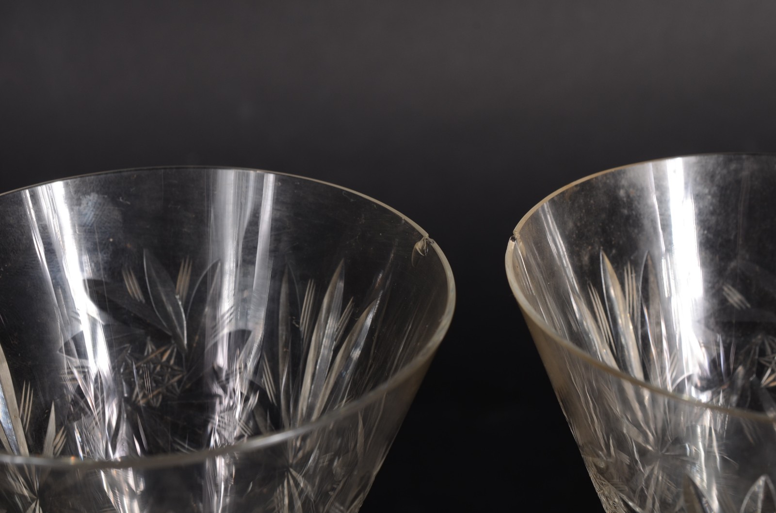 Serviço de cristal lapidado, composto de: 12 taças para vinho tinto... - foto 3 de 9