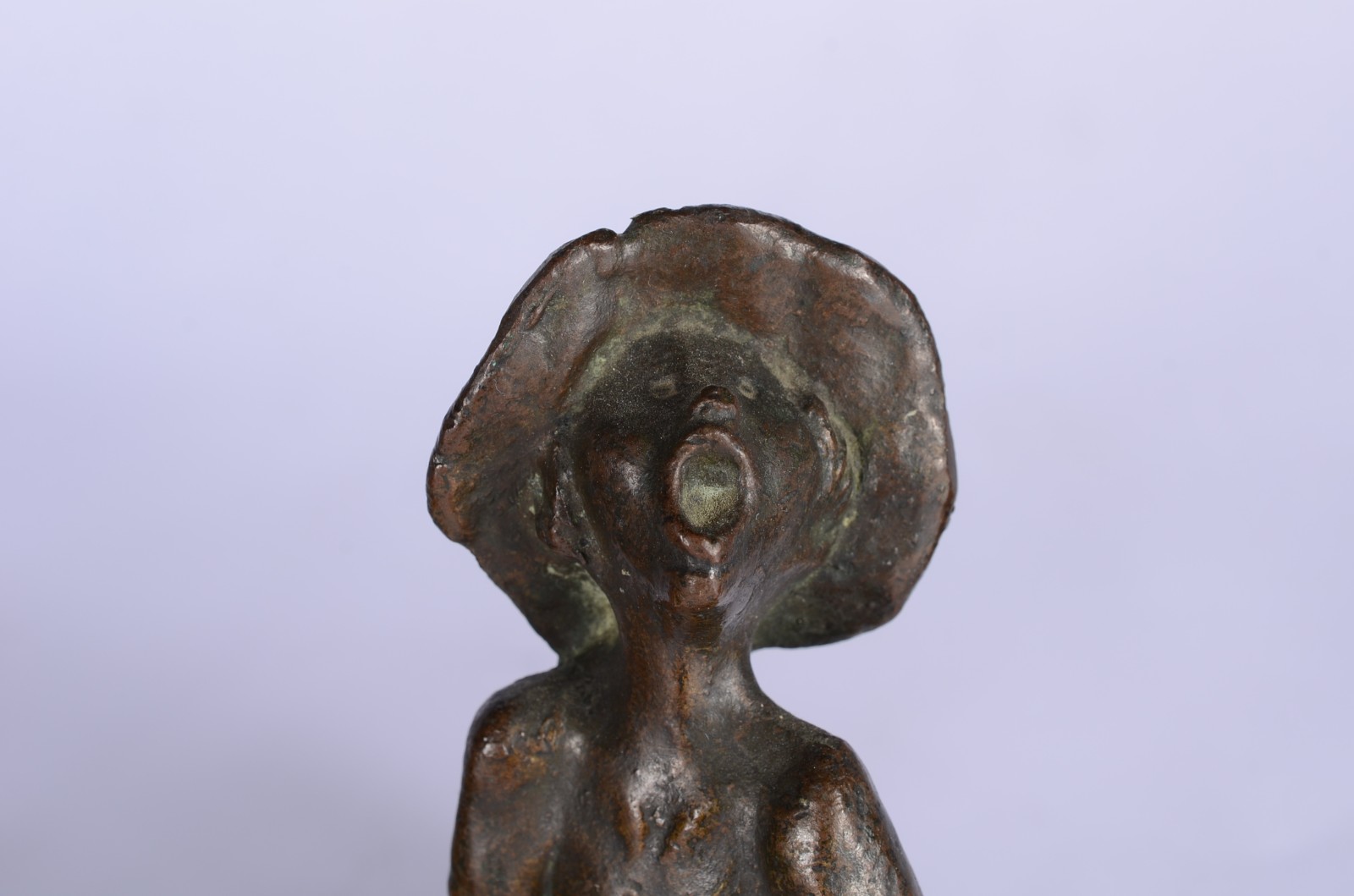 Quatro peças diversas, sendo: duas estatuetas de bronze e par de... - foto 7 de 8