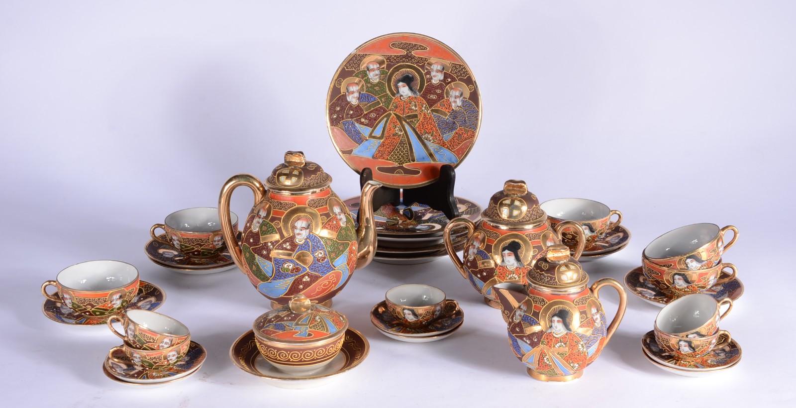 Serviço de porcelana oriental decorados ao gosto Satzuma, composto... - foto 1 de 11
