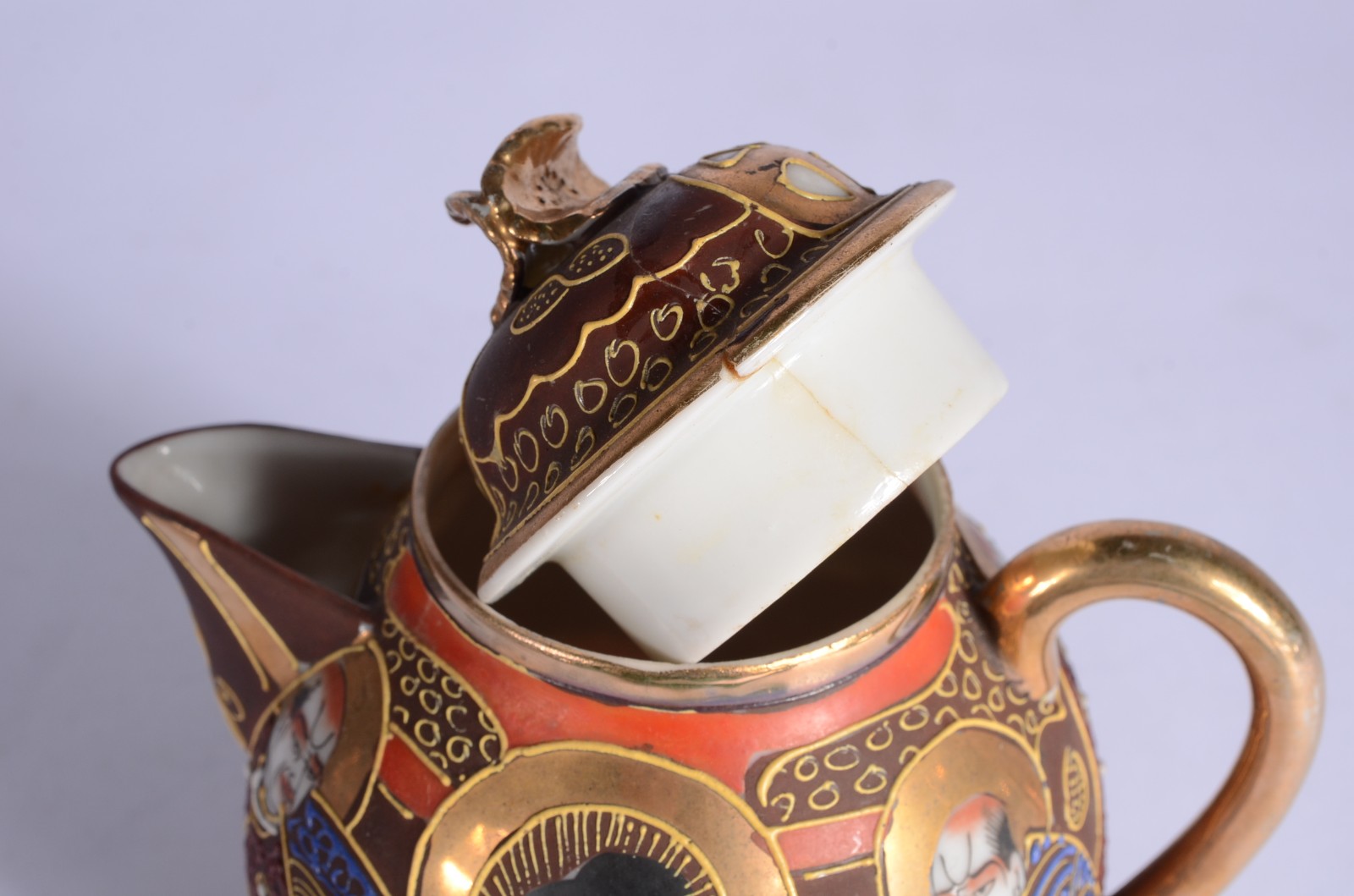 Serviço de porcelana oriental decorados ao gosto Satzuma, composto... - foto 11 de 11