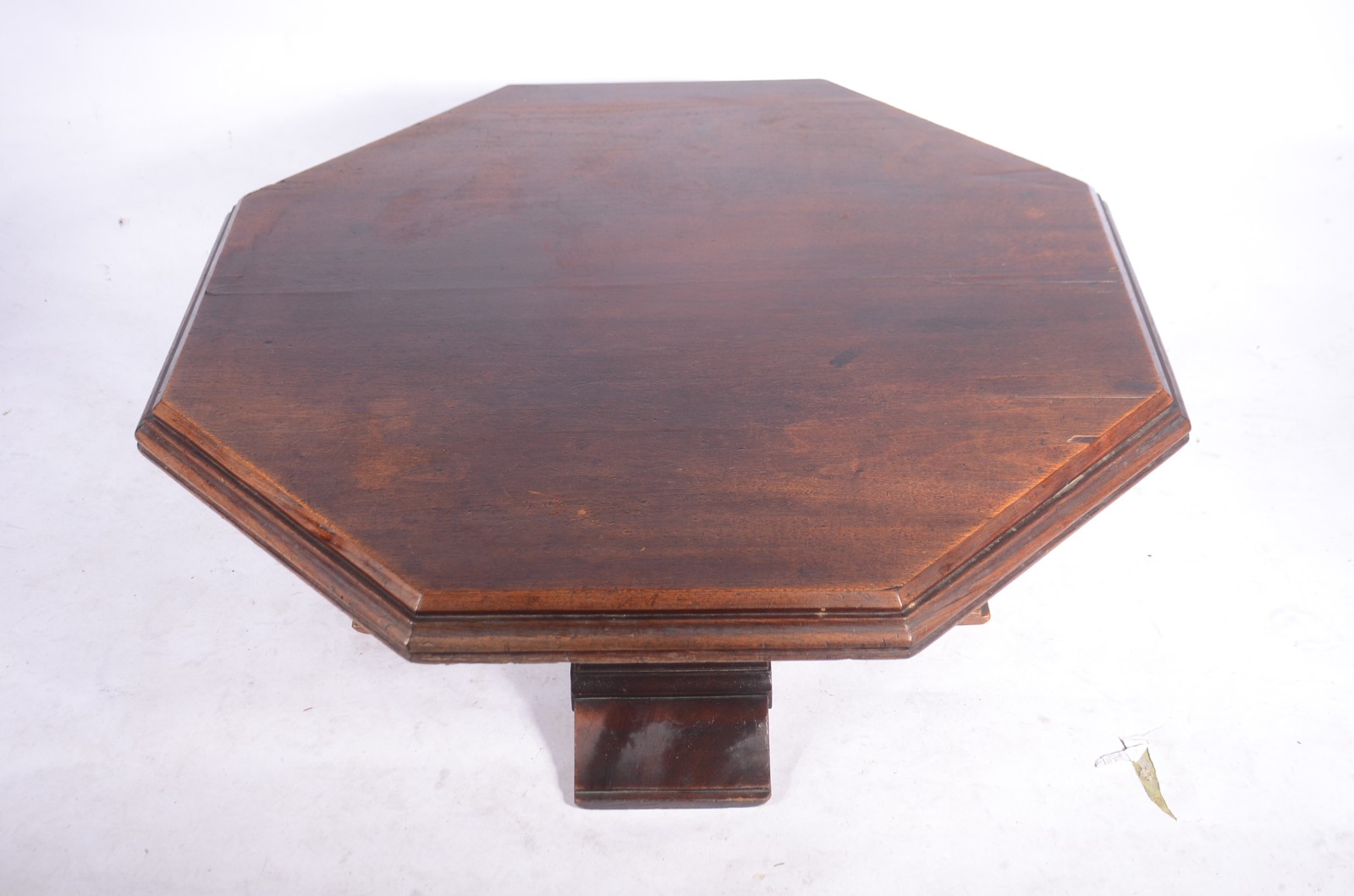 Conjunto de mesa de centro e par de laterais. de madeira nobre... - foto 3 de 9