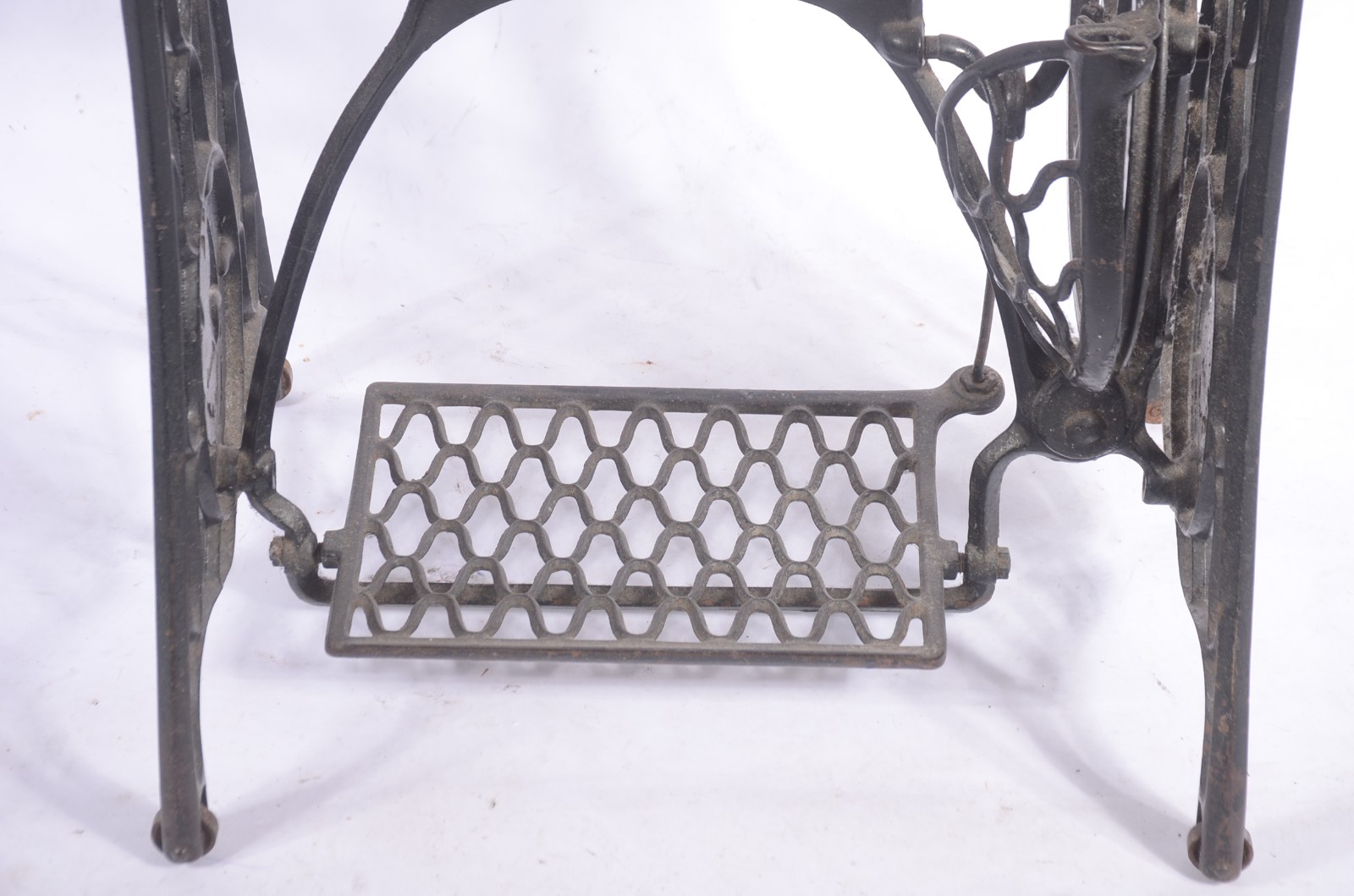 Mesa com base de metal para máquina de costura, tampo de mármore... - foto 4 de 8