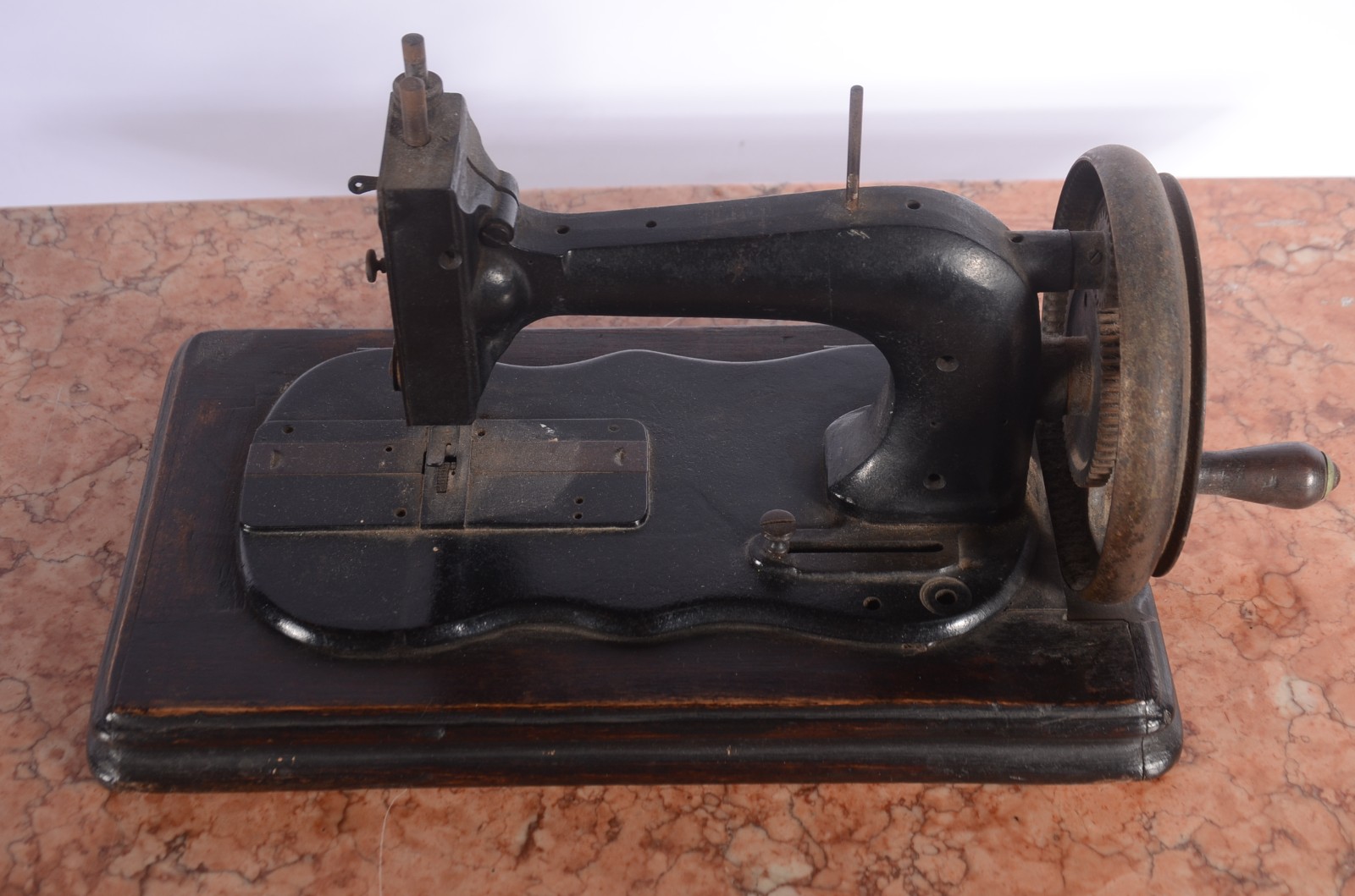 Mesa com base de metal para máquina de costura, tampo de mármore... - foto 7 de 8