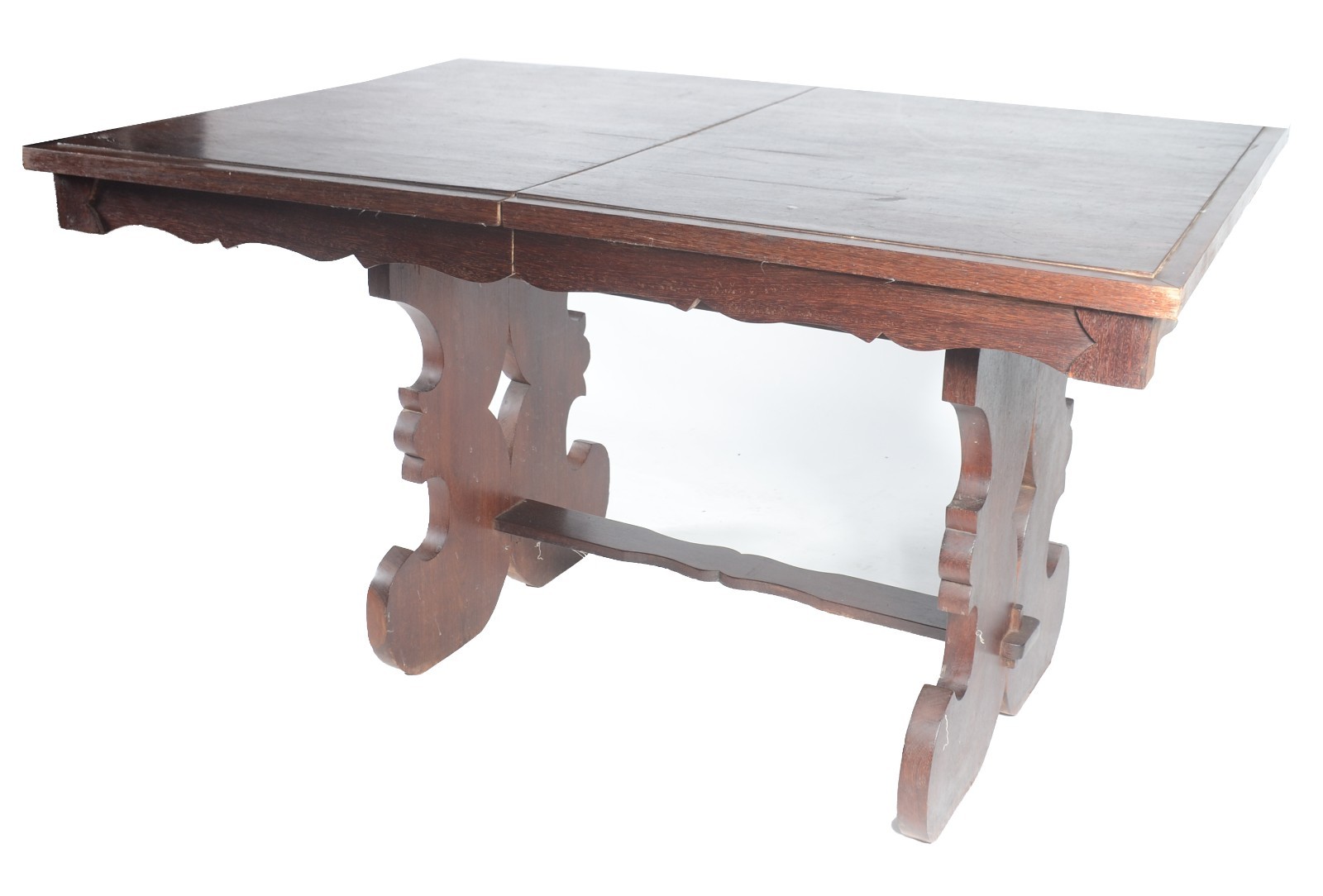Mesa de jantar de madeira nobre, estilo colonial. Tampo retangular... - foto 1 de 8