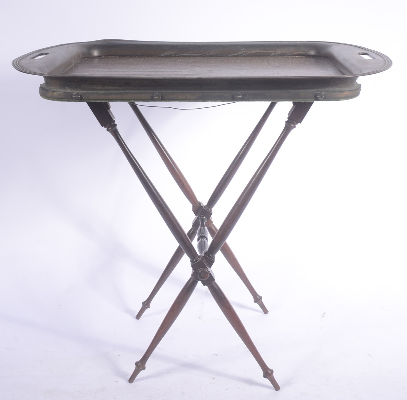 Mesa com tampo "bandeja" de madeira com borda de metal e base feitio... - foto 2 de 11