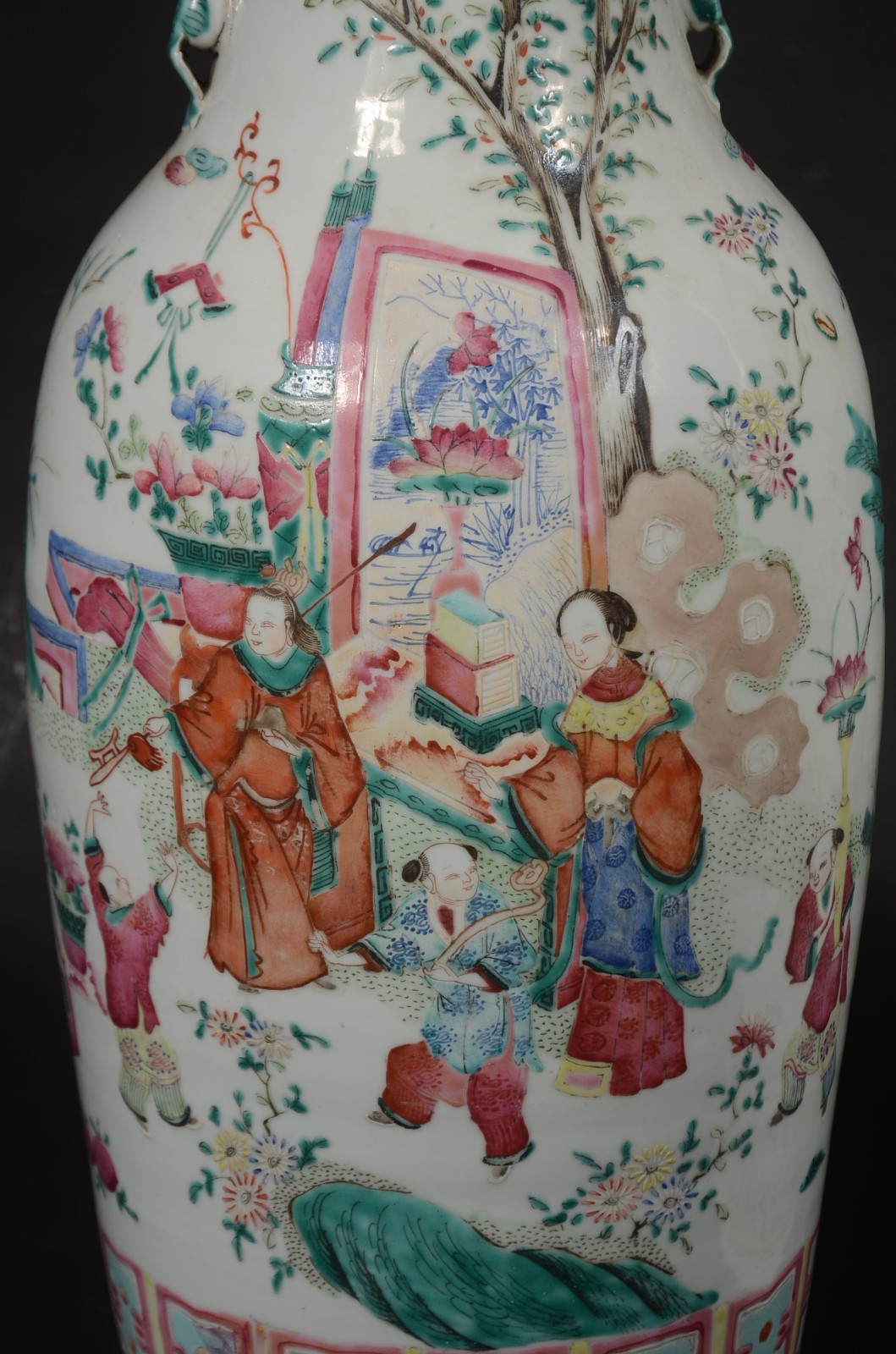 Belo par de vasos de formato balaústre em porcelana chinesa... - foto 4 de 10