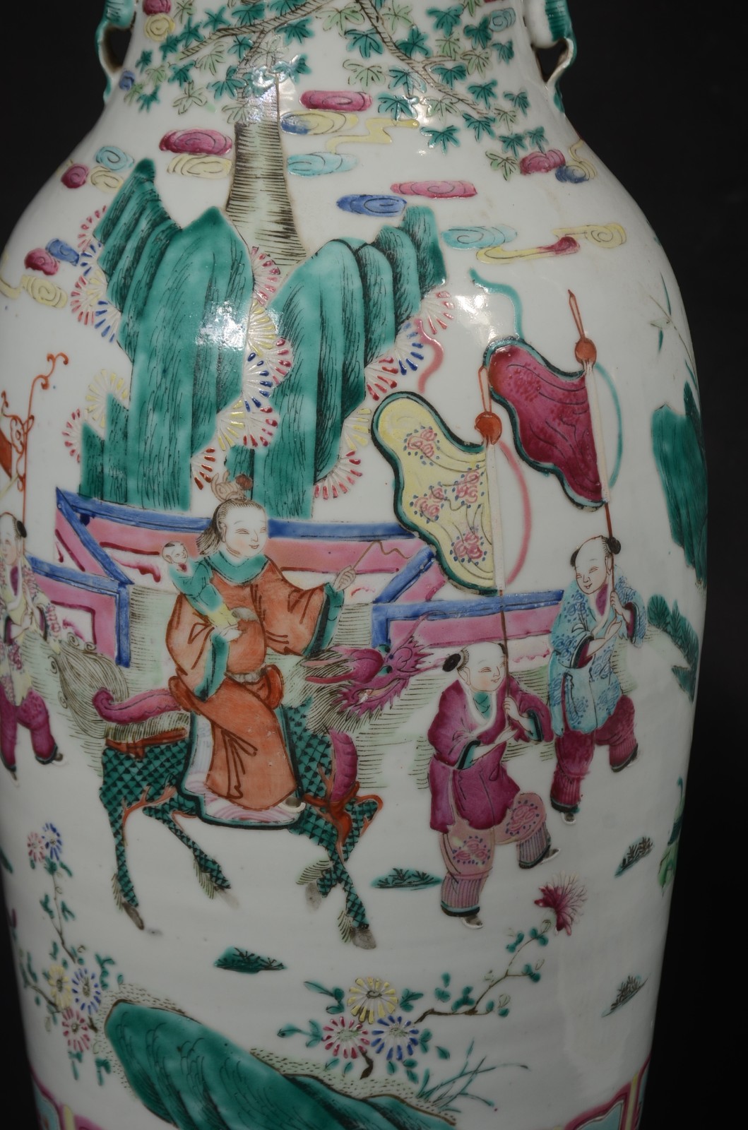 Belo par de vasos de formato balaústre em porcelana chinesa... - foto 6 de 10