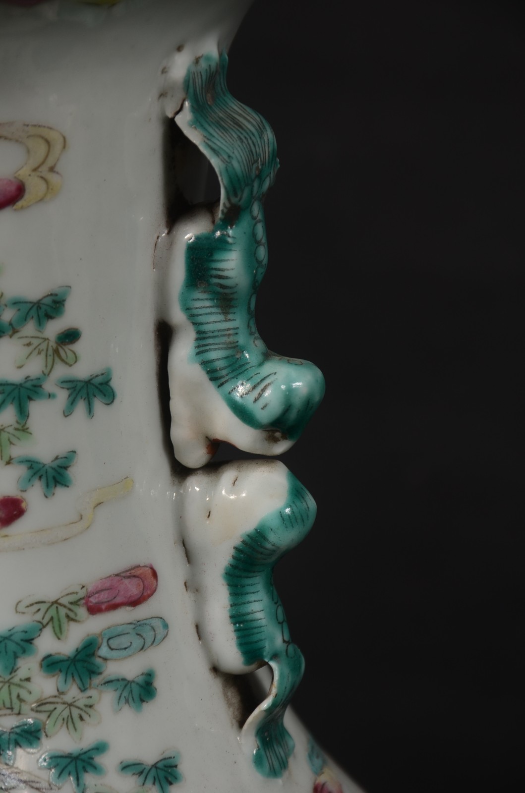 Belo par de vasos de formato balaústre em porcelana chinesa... - foto 7 de 10