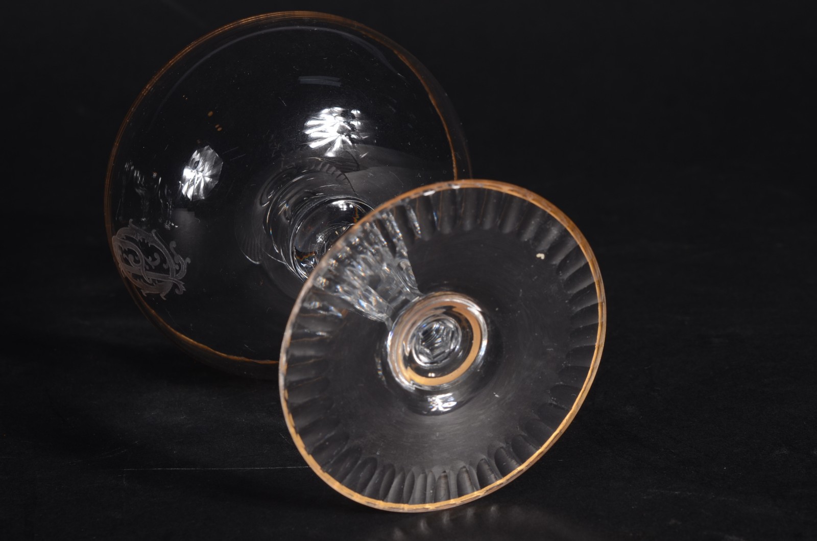 Conjunto com 6 taças de cristal monogramadas para champagne. - foto 6 de 6