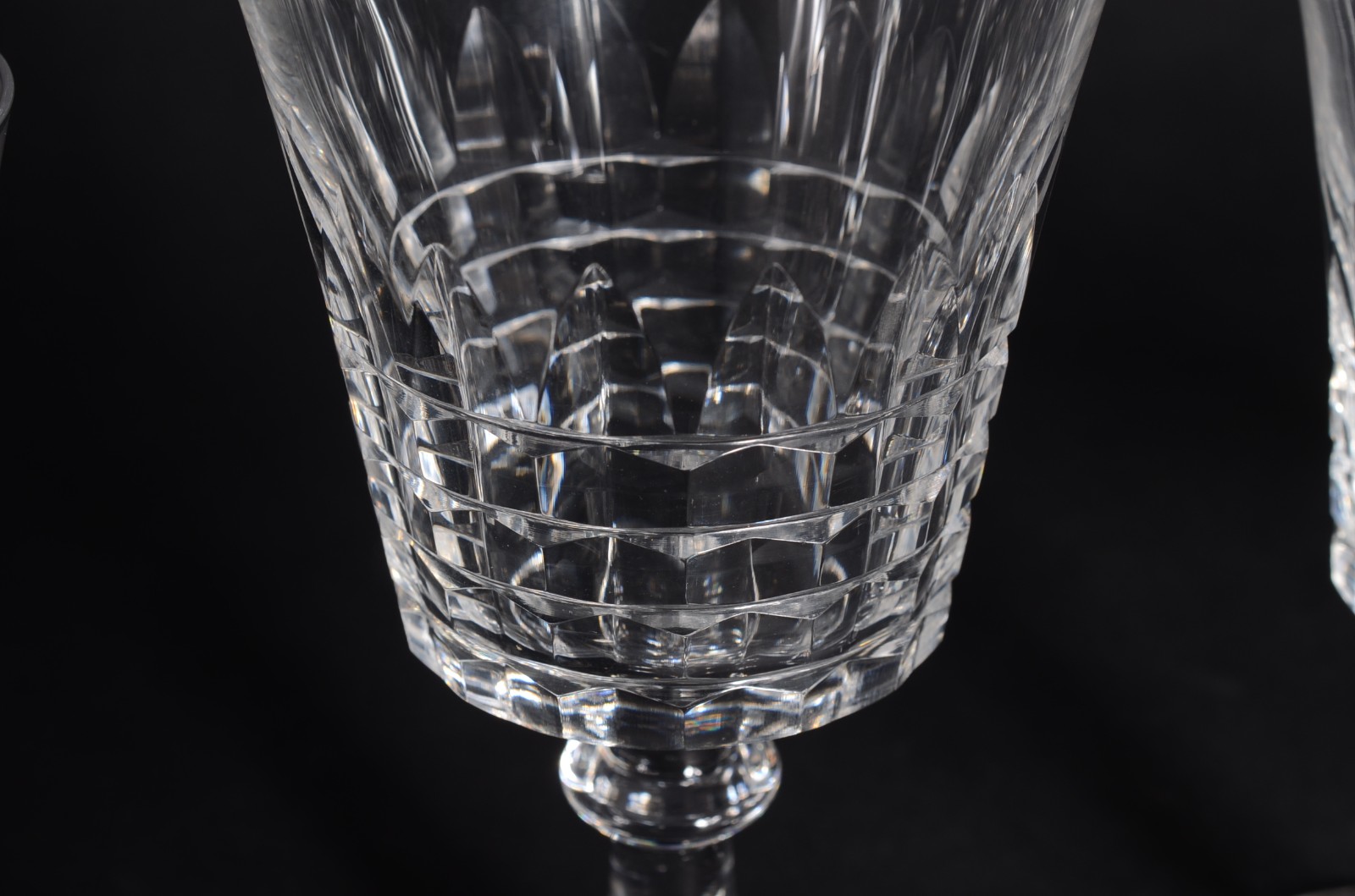 Serviço de cristal lapidado, composto de: 12 taças para champagne, 12... - foto 5 de 8
