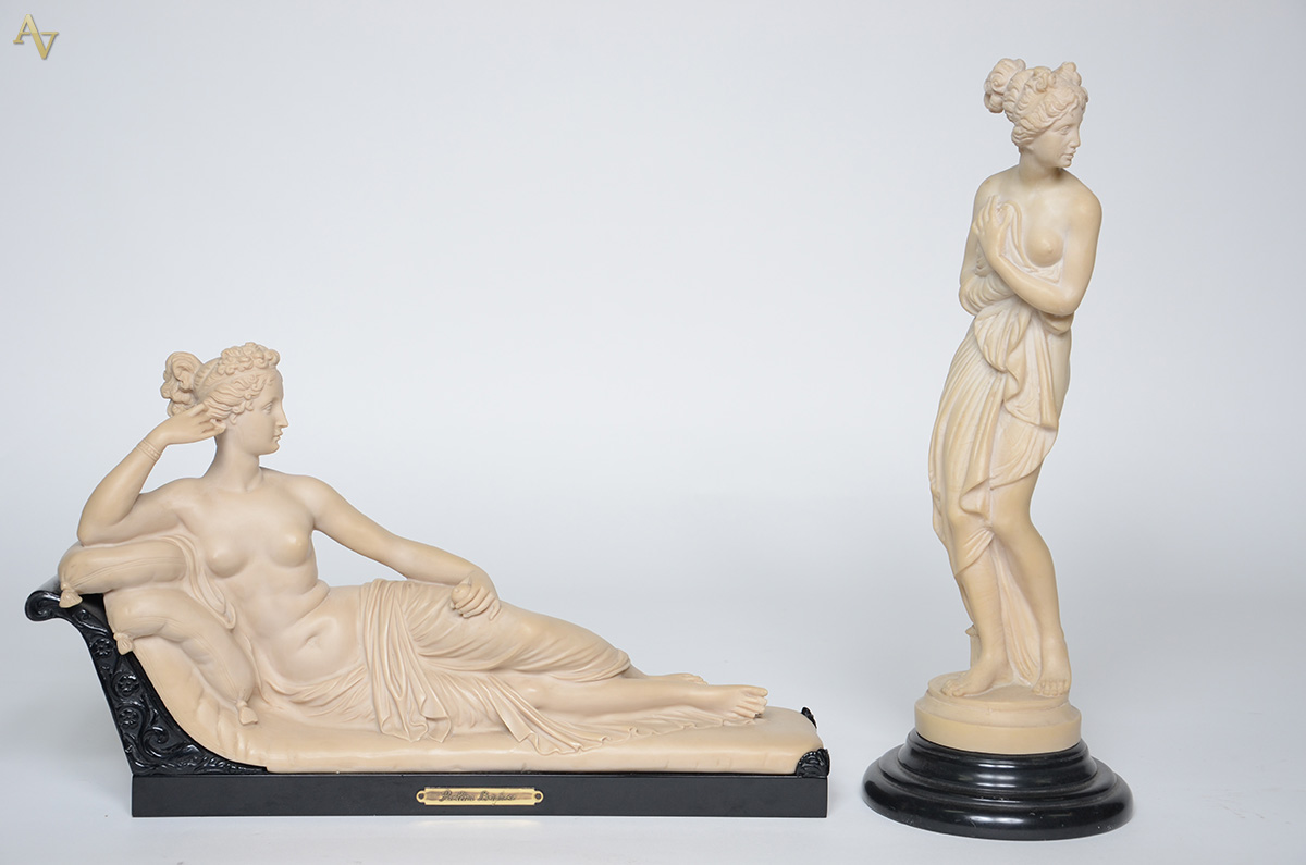 Duas esculturas em resina representando figuras femininas. Alturas 30... - foto 1 de 3