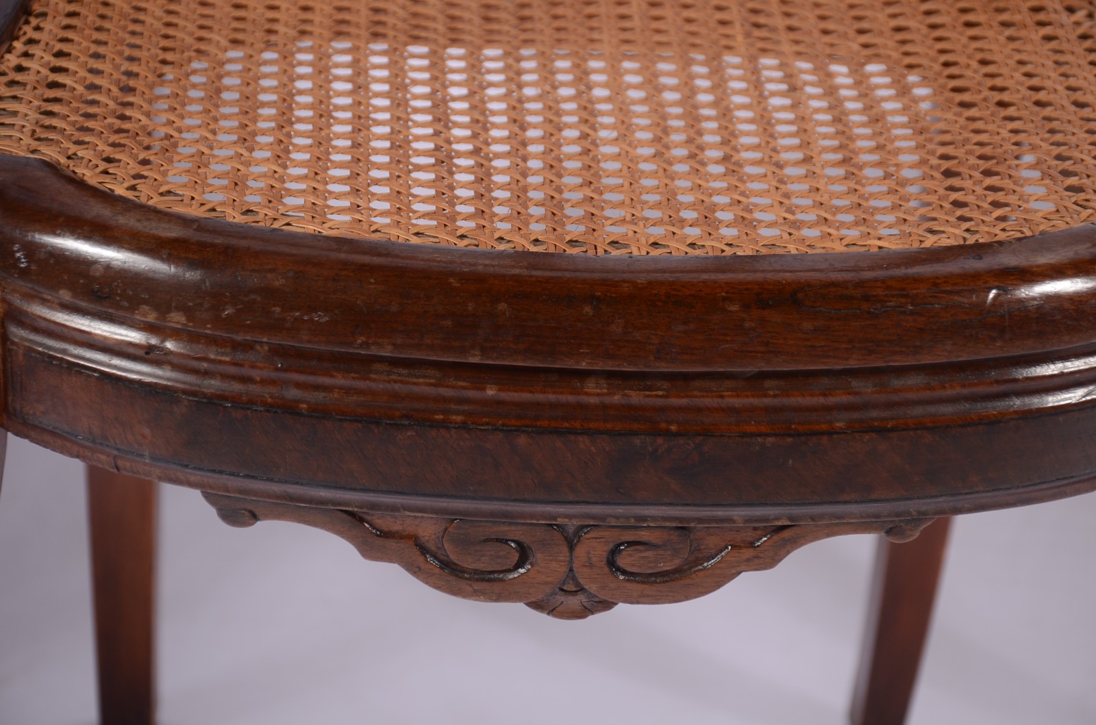 Conjunto com 8 cadeiras de madeira nobre para mesa de jantar... - foto 5 de 9