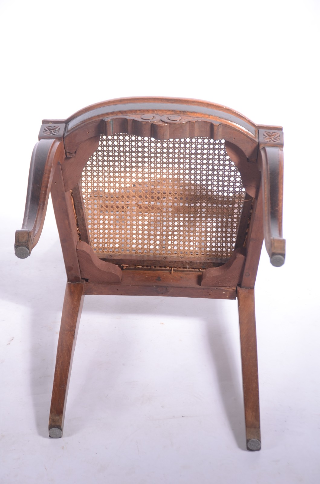 Conjunto com 8 cadeiras de madeira nobre para mesa de jantar... - foto 9 de 9