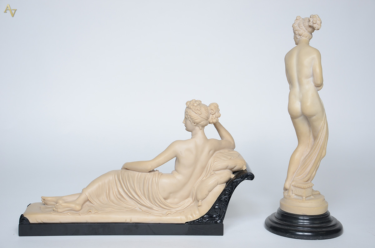 Duas esculturas em resina representando figuras femininas. Alturas 30... - foto 2 de 3